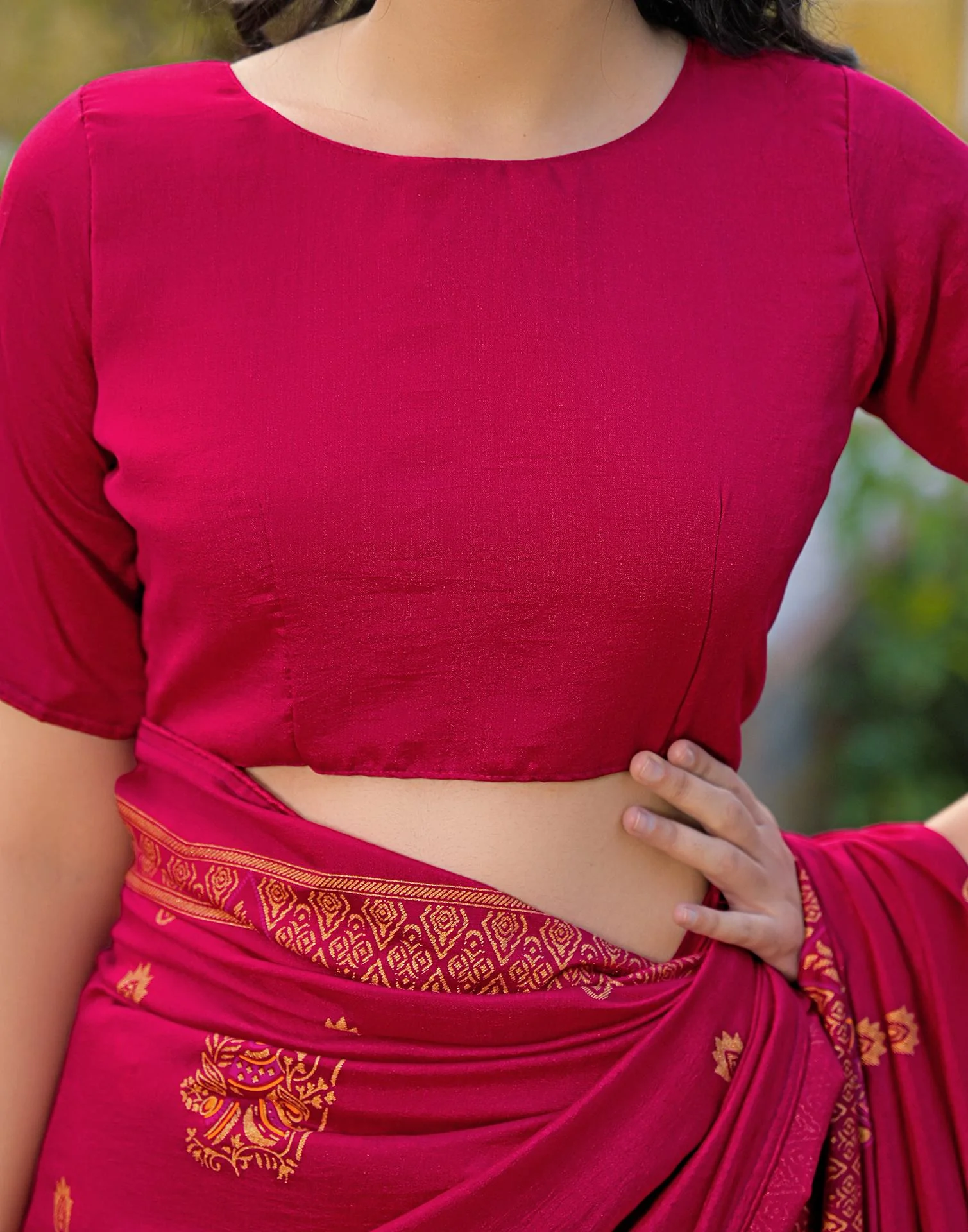 Dark Pink Vichitra Silk Foil Printed Saree - Image 9