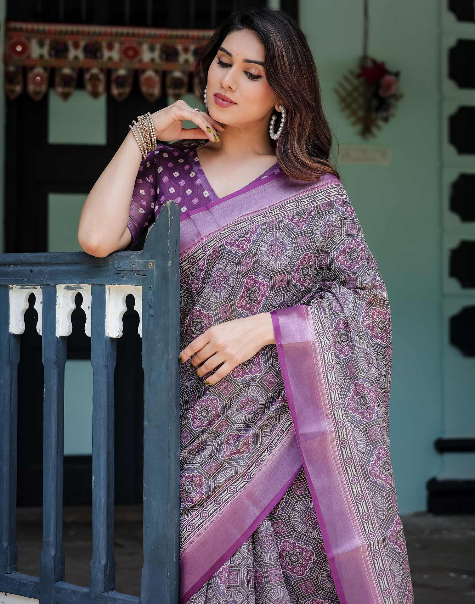 Dark Purple Linen Printed Saree - Image 2