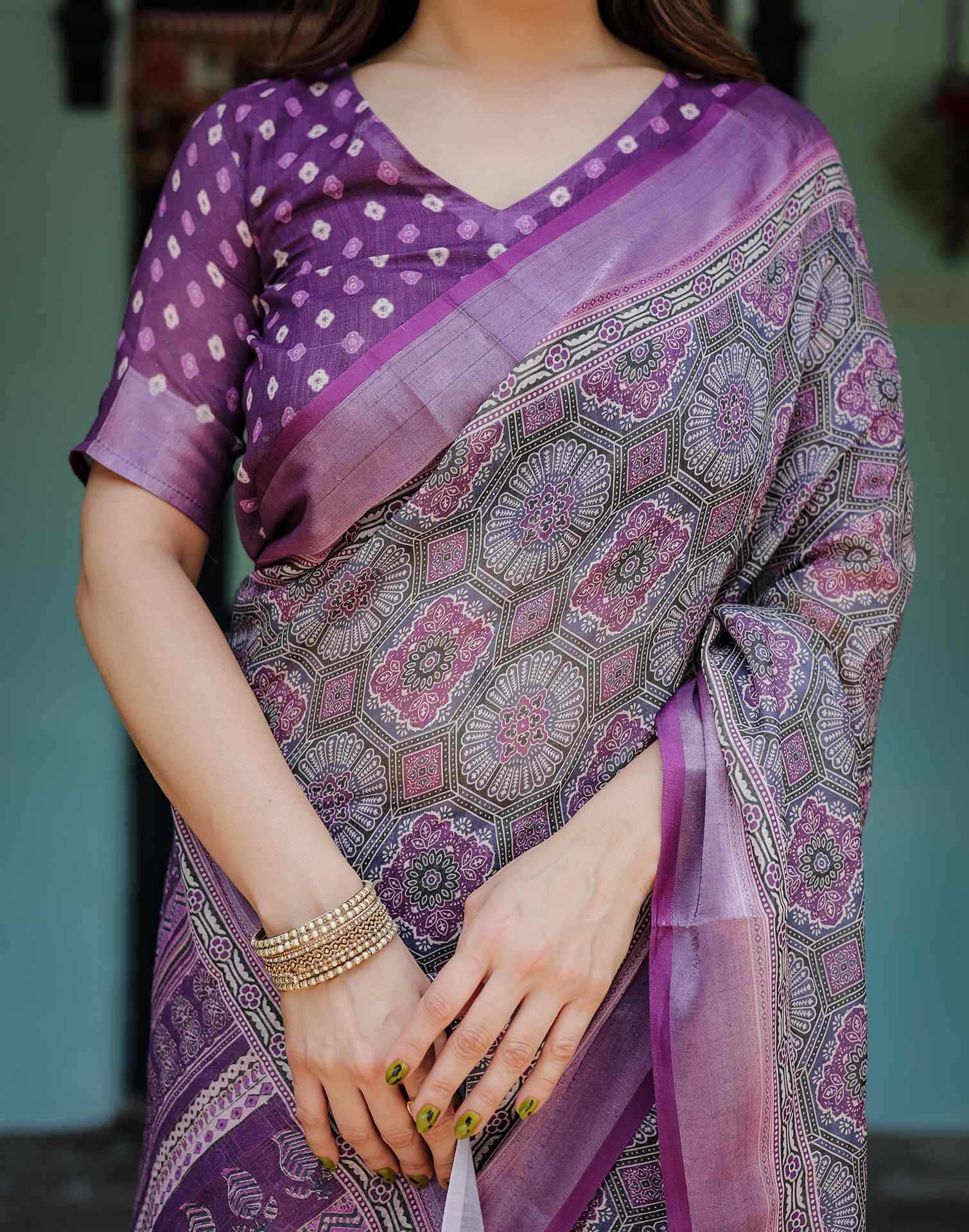Dark Purple Linen Printed Saree - Image 7