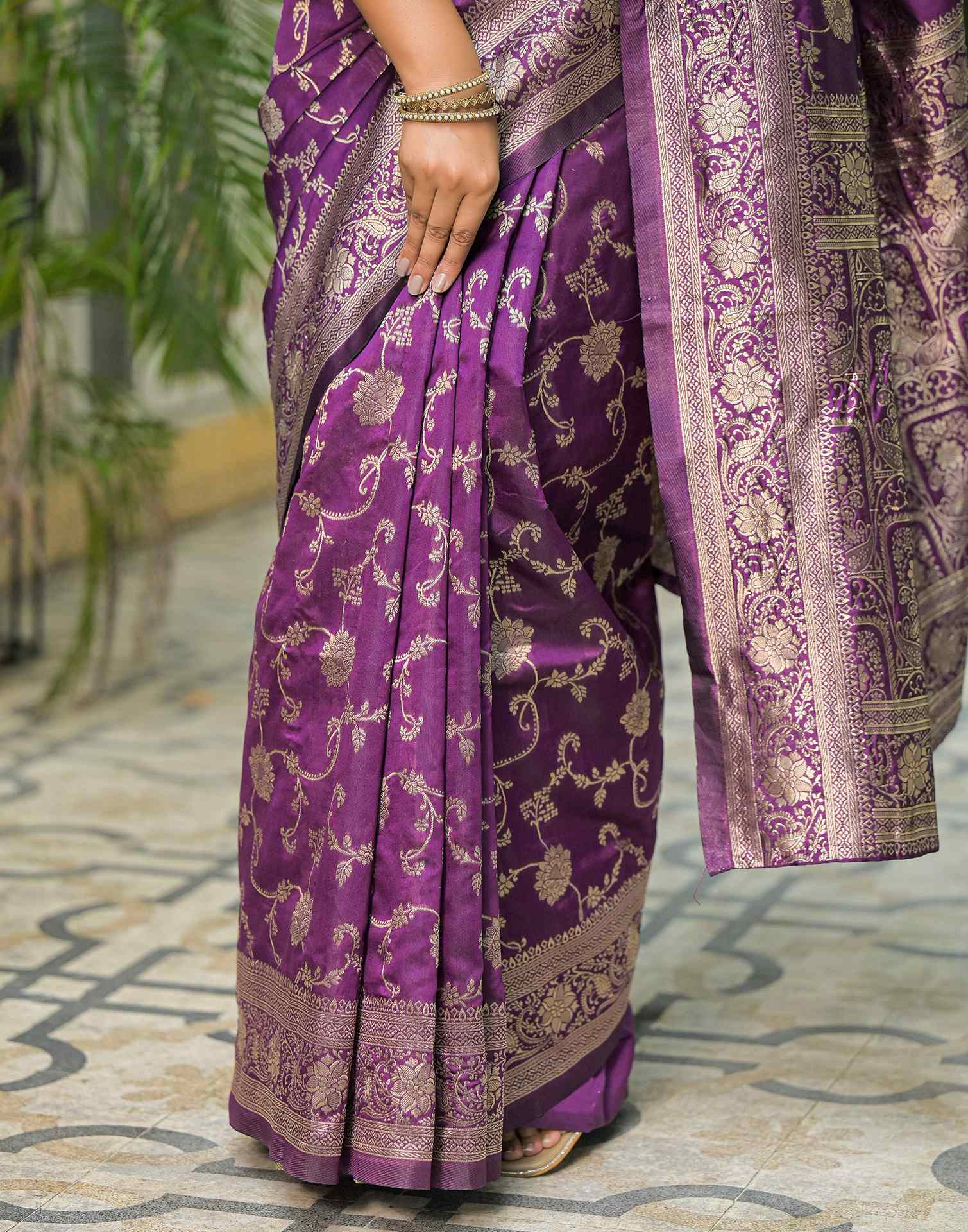 Dark Purple Silk Woven Banarasi Saree - Image 10