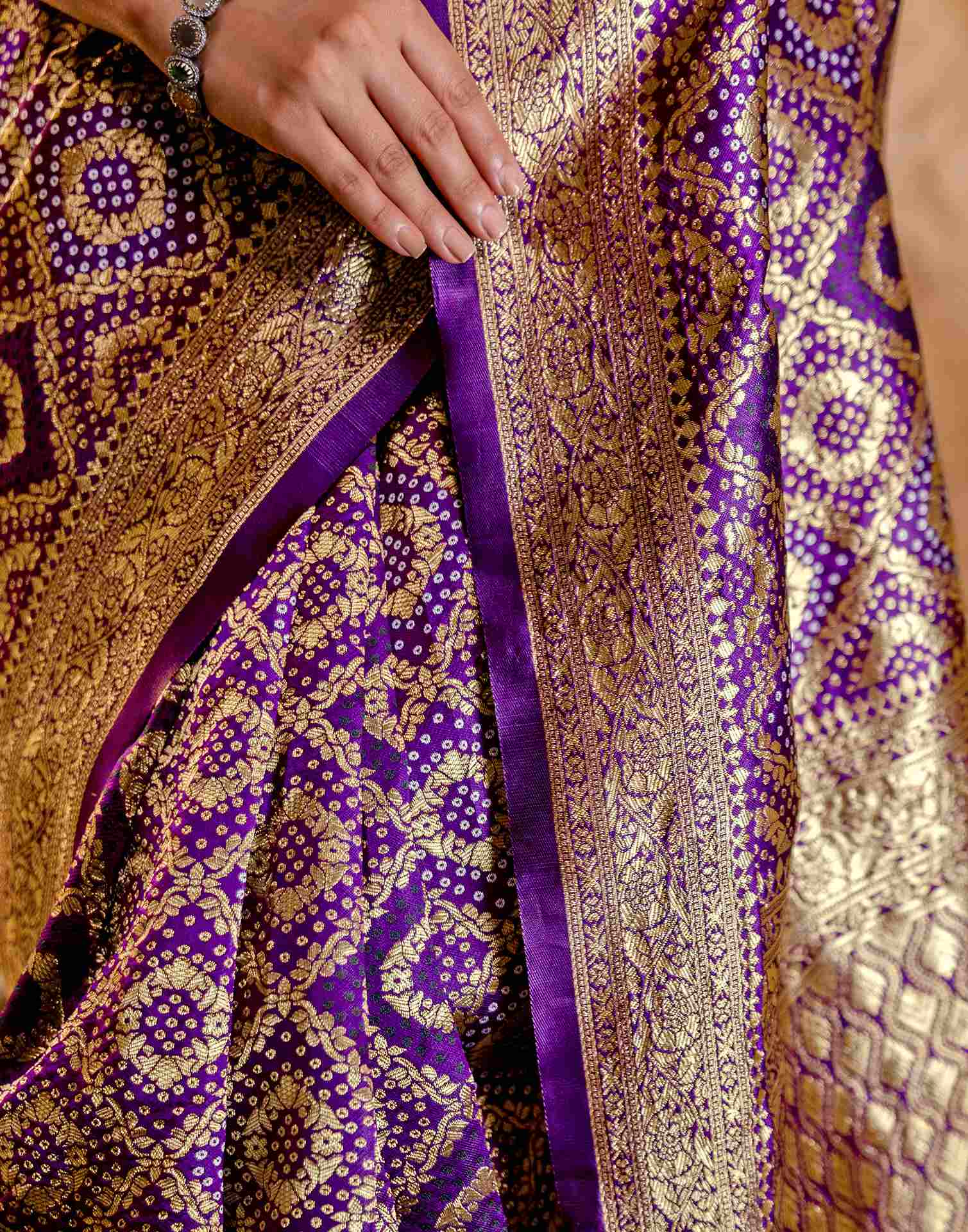 Dark Purple Silk Woven Banarasi Saree - Image 12