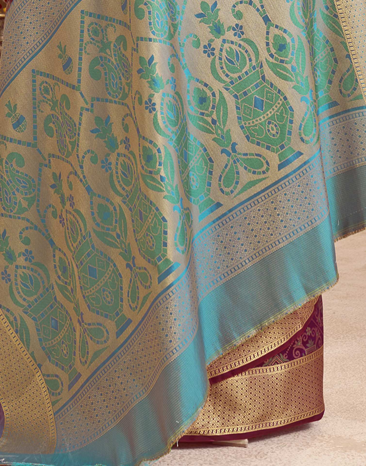 Dark Purple Silk Woven Patola Saree - Image 7