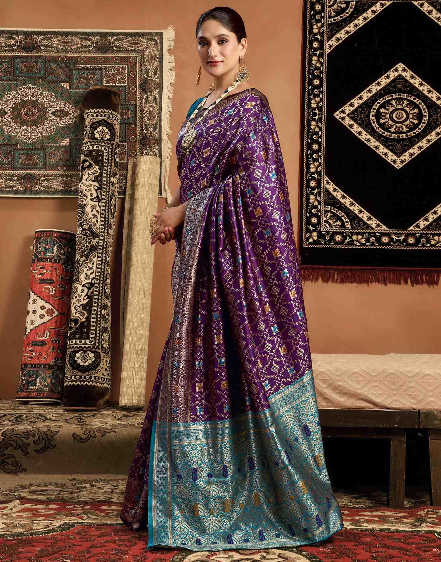 Dark Purple Silk Woven Patola Saree - Image 5