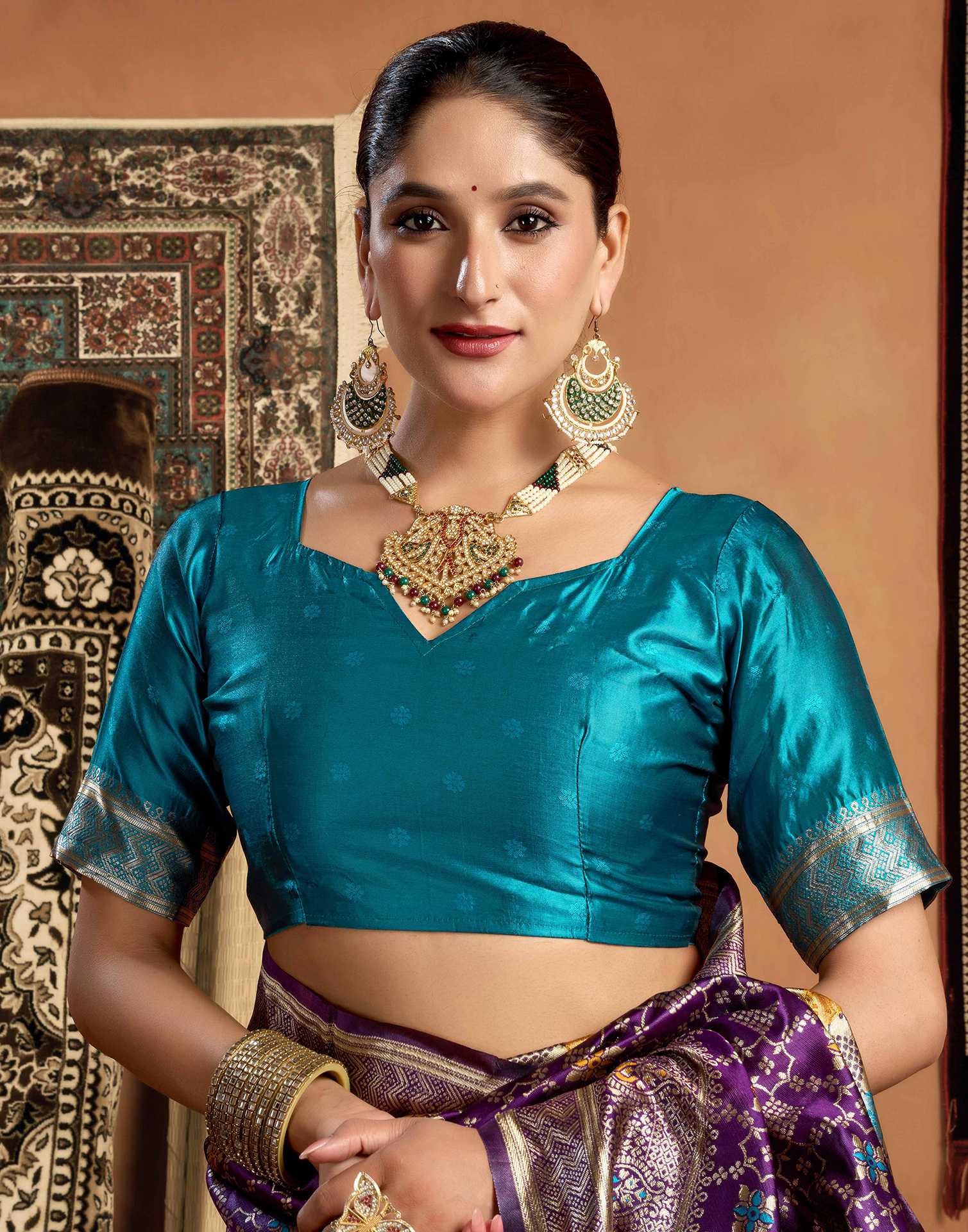 Dark Purple Silk Woven Patola Saree - Image 7