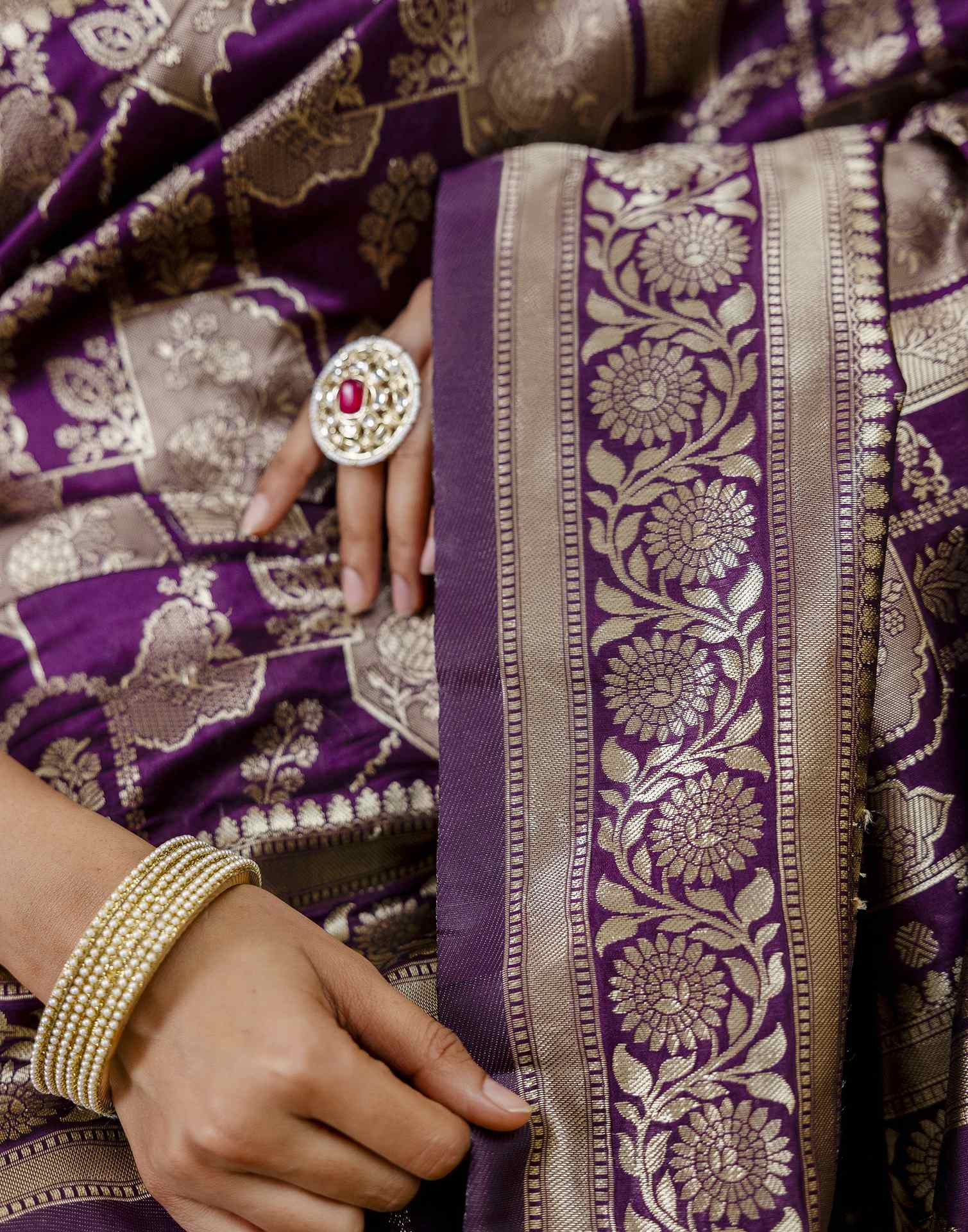 Dark Purple Silk Woven Banarasi Saree - Image 9