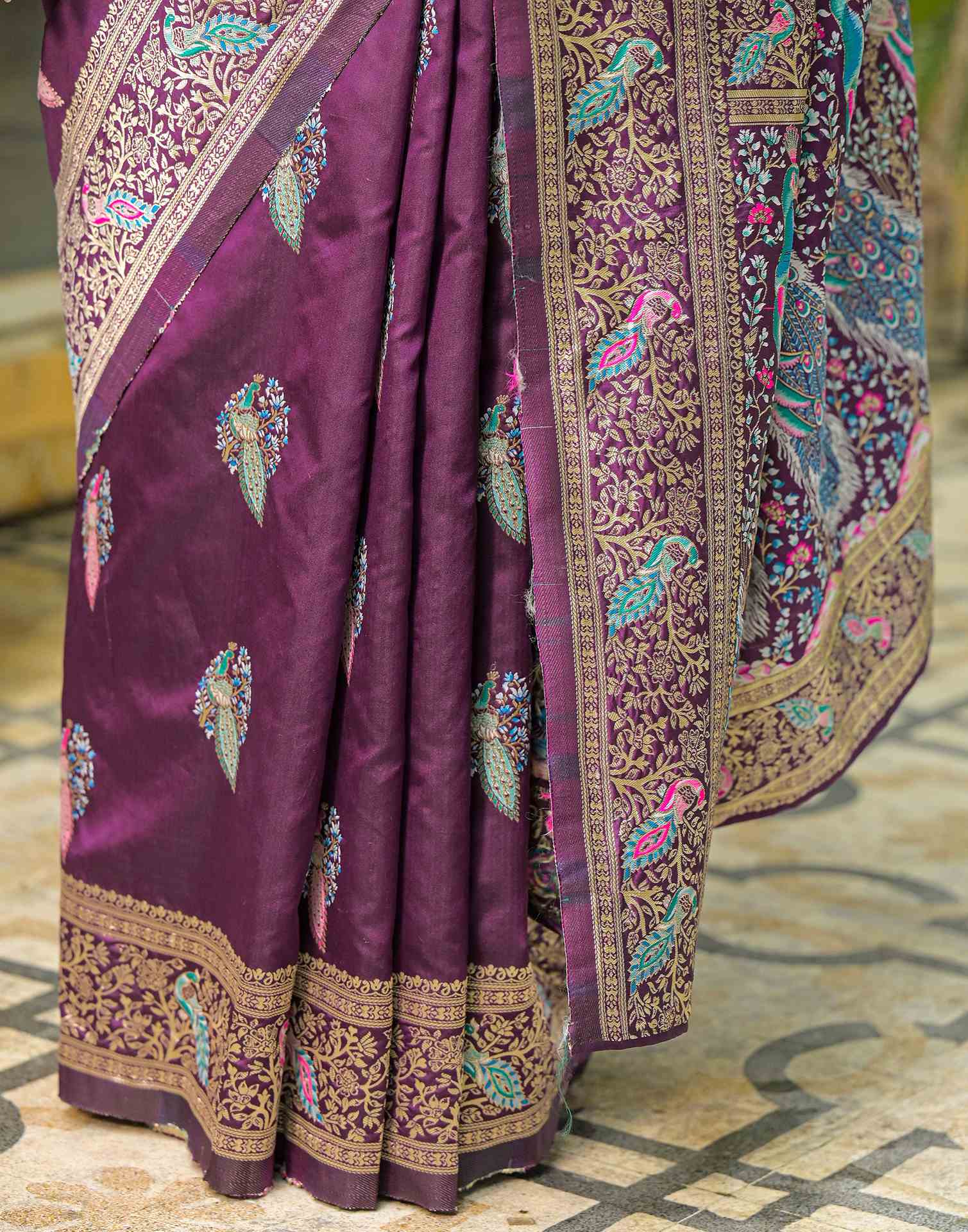 Dark Purple Silk Woven Banarasi Saree - Image 10