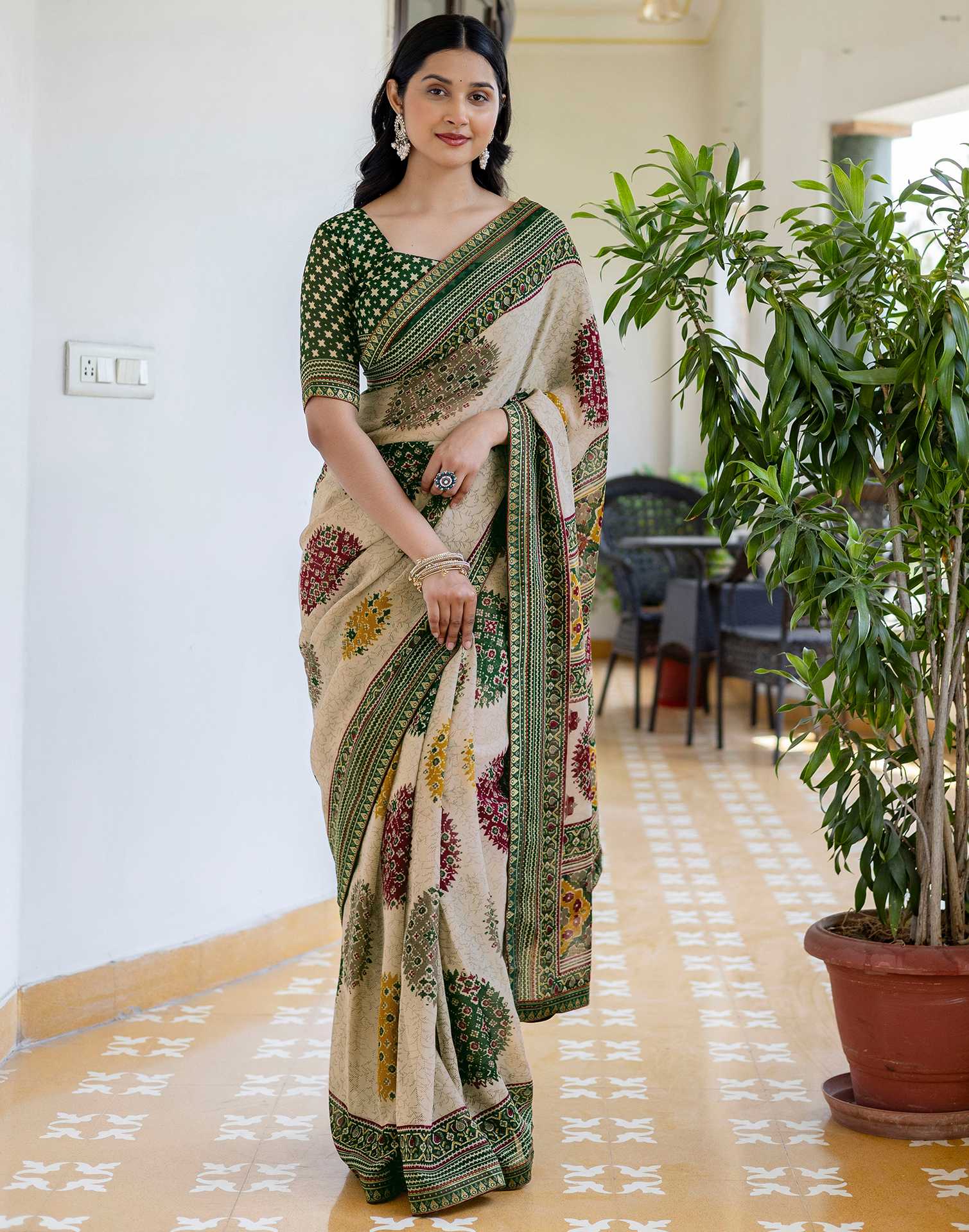 Dusty Beige Georgette Printed Lace Saree - Image 8