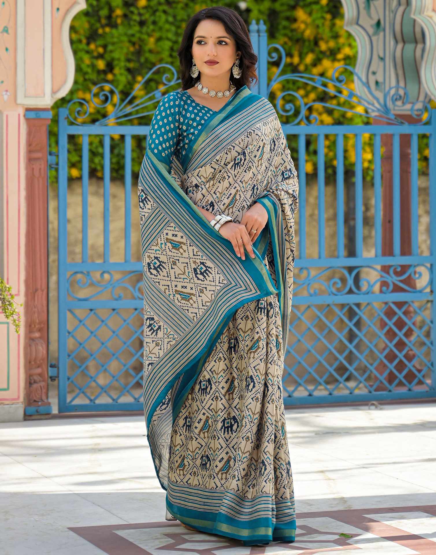 Dusty Beige Silk Ikkat Printed Saree - Image 5