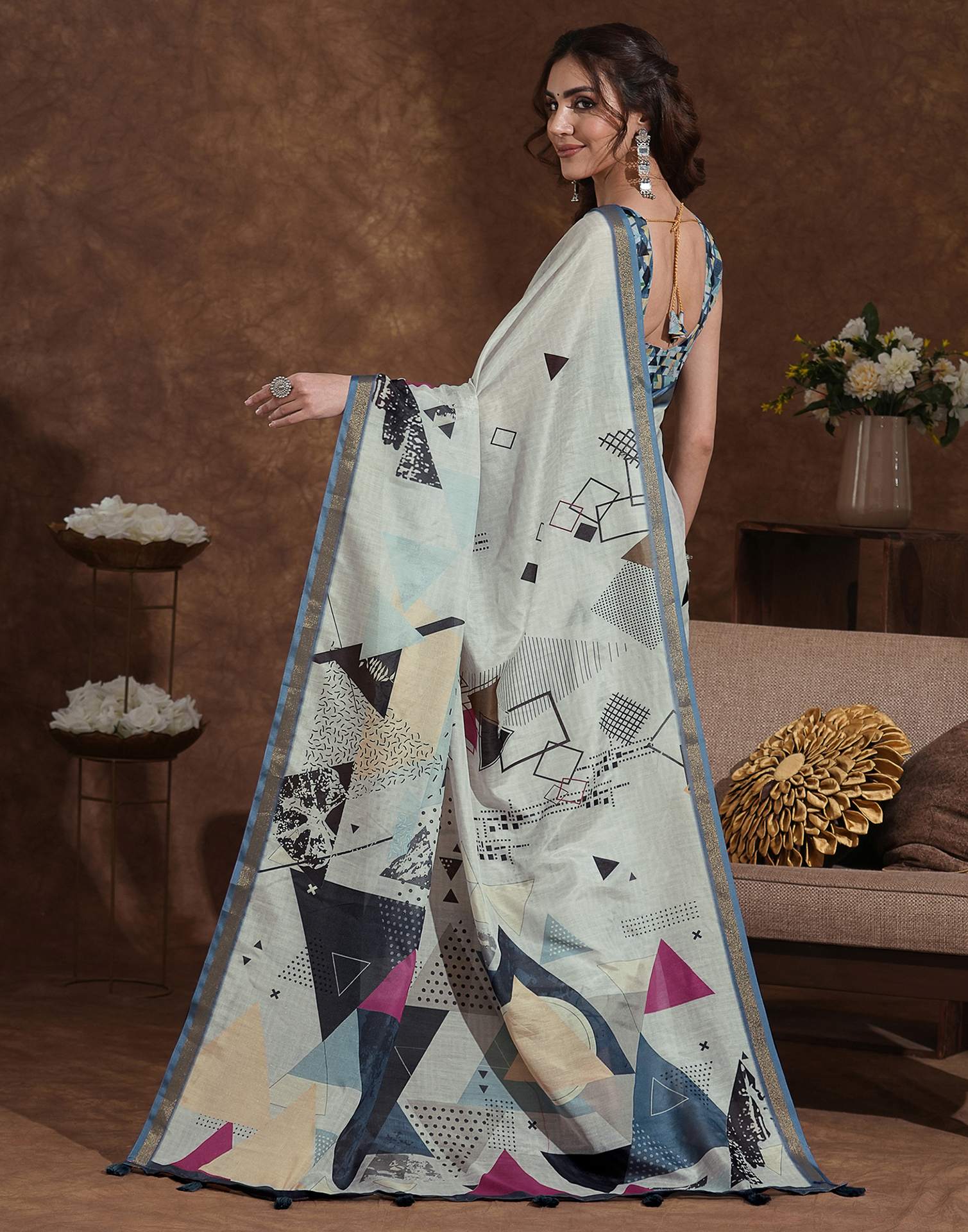 Dusty Beige Silk Printed Saree - Image 7