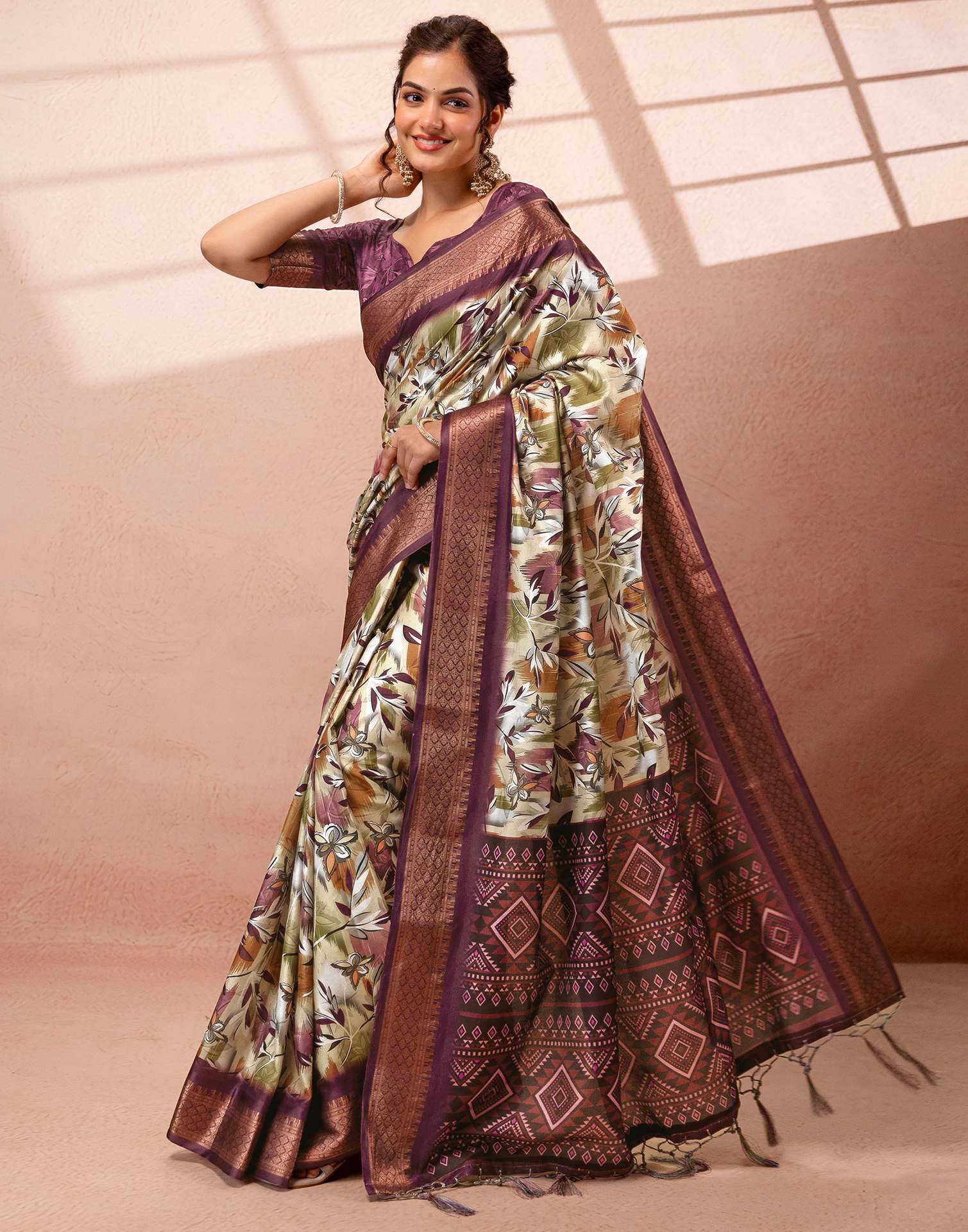 Dusty Beige Silk Printed Woven Border Saree - Image 5