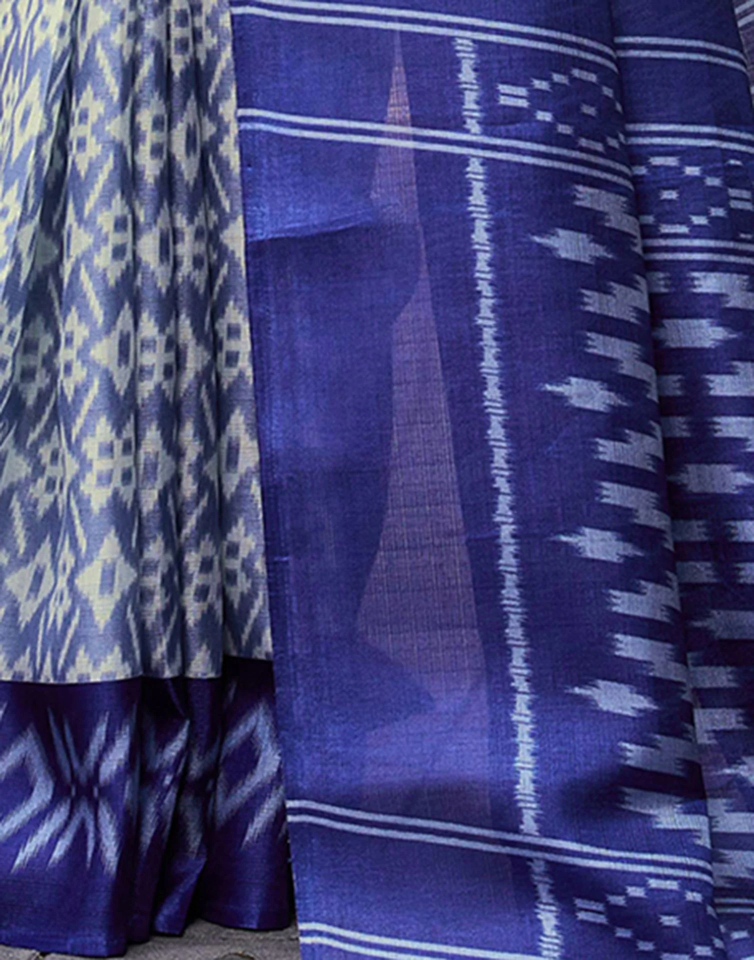 Dusty Blue Cotton Blend Ikkat Printed Saree - Image 10