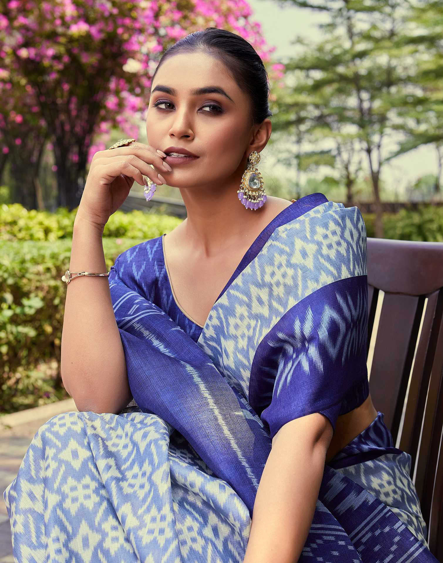 Dusty Blue Cotton Blend Ikkat Printed Saree - Image 4