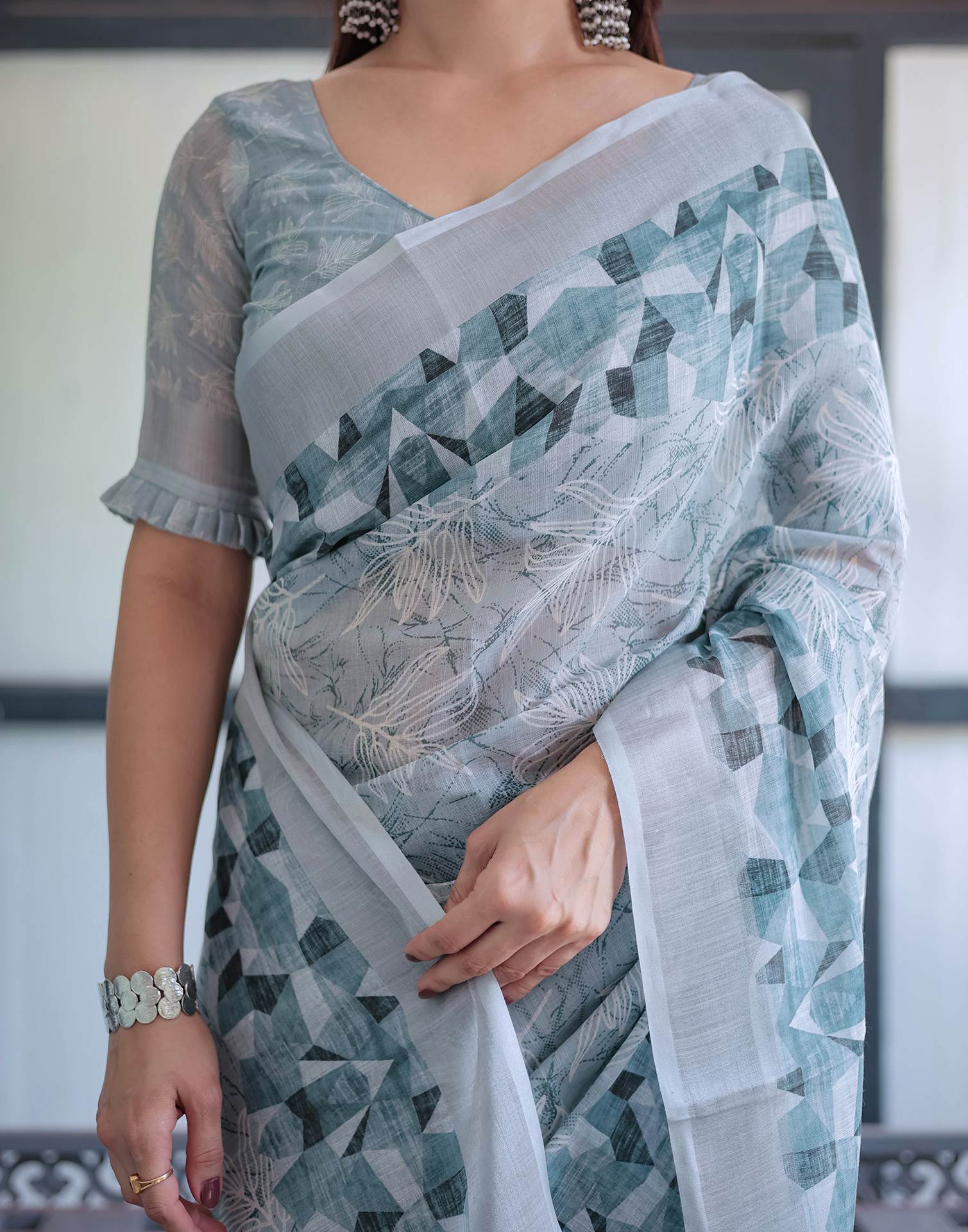 Dusty Blue Linen Printed Saree - Image 5