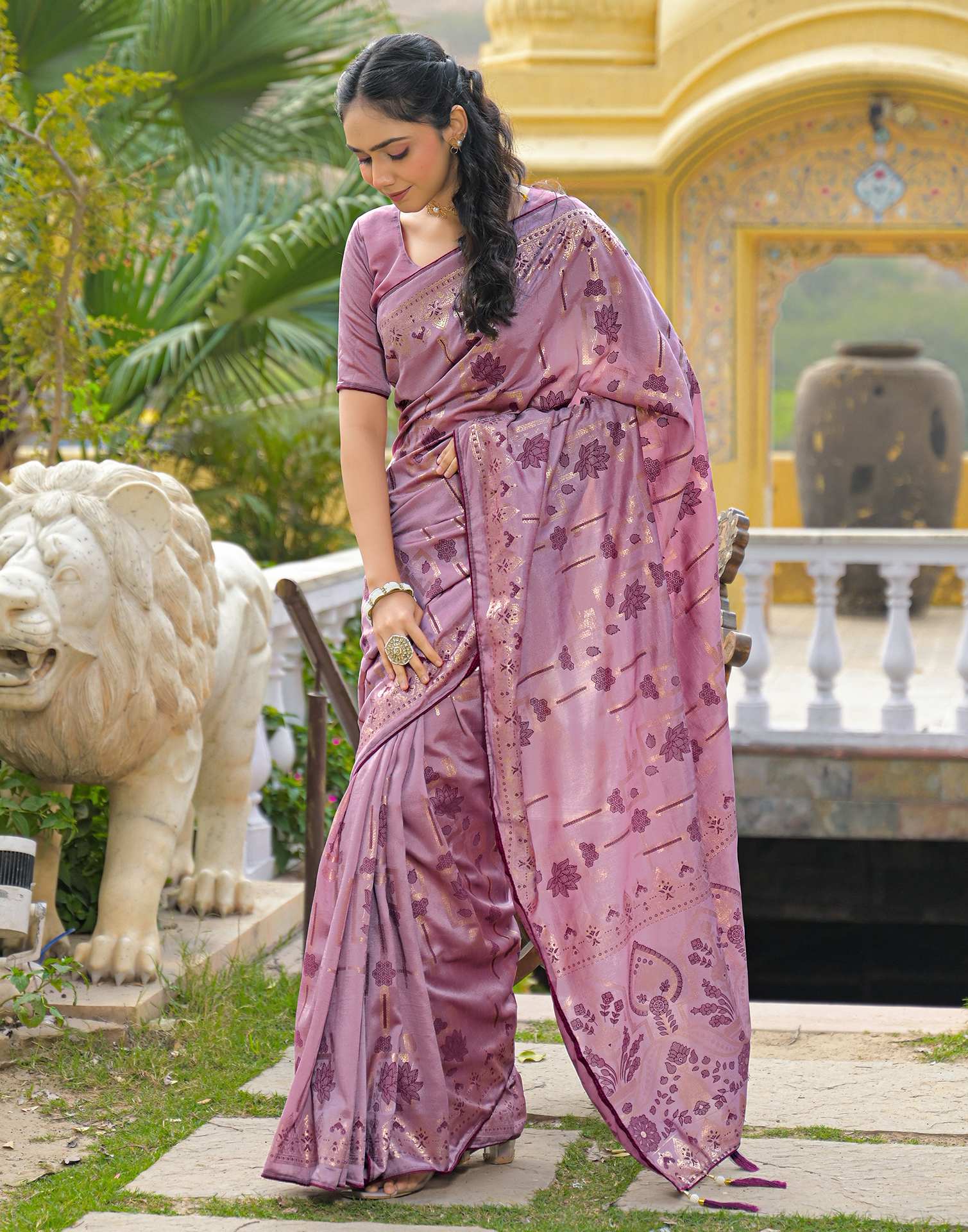 Dusty Mauve Vichitra Silk Foil Printed Saree - Image 5