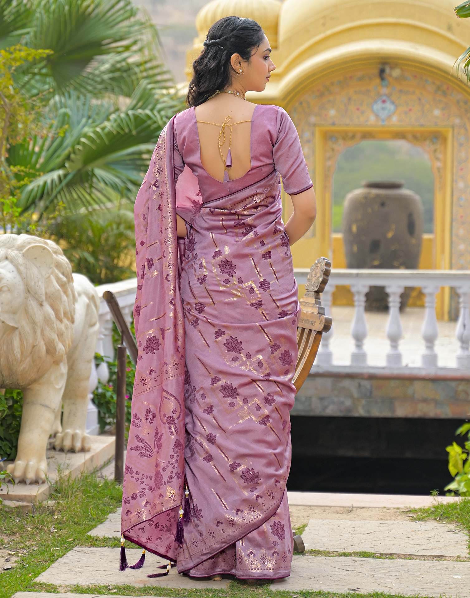 Dusty Mauve Vichitra Silk Foil Printed Saree - Image 6
