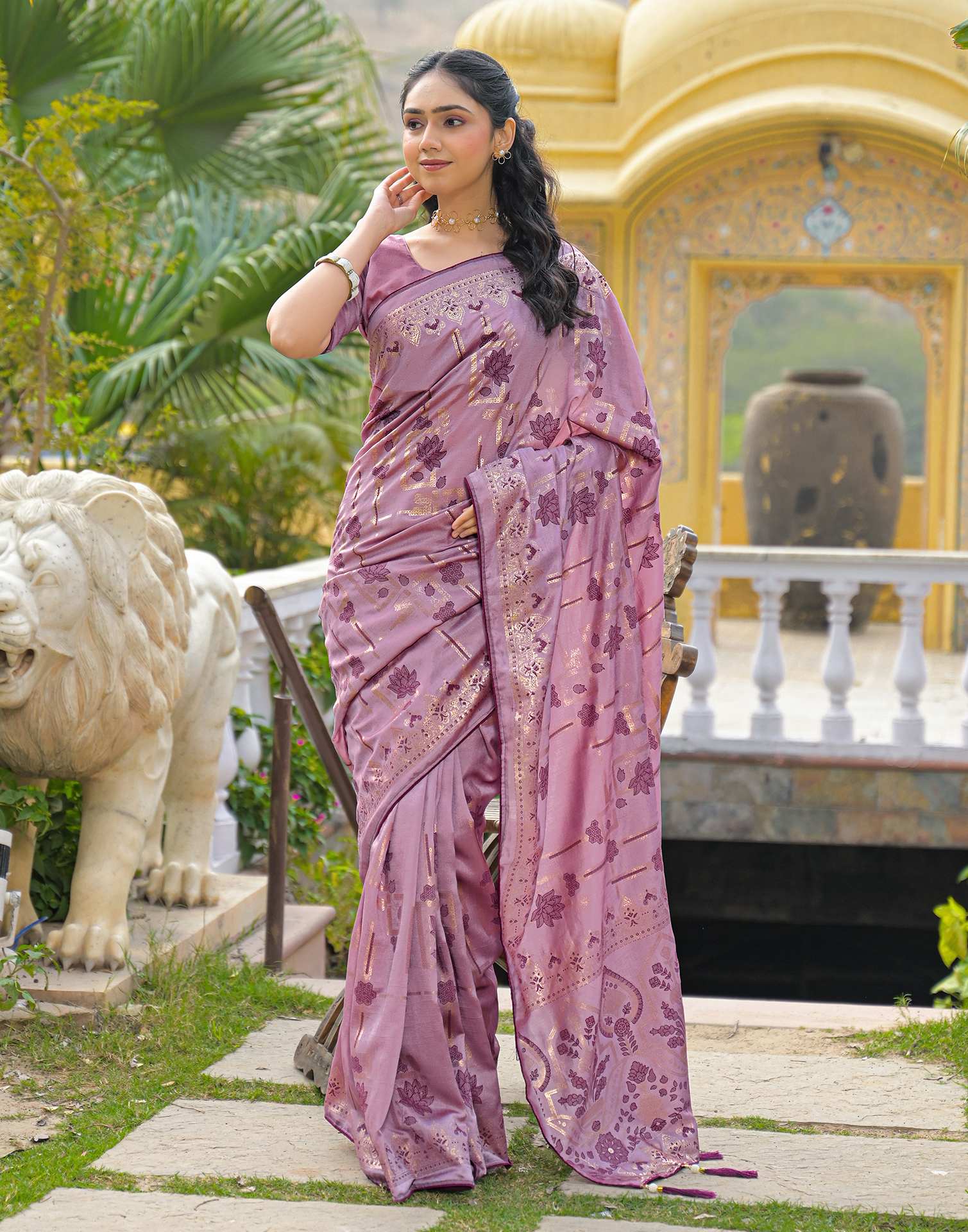Dusty Mauve Vichitra Silk Foil Printed Saree - Image 7
