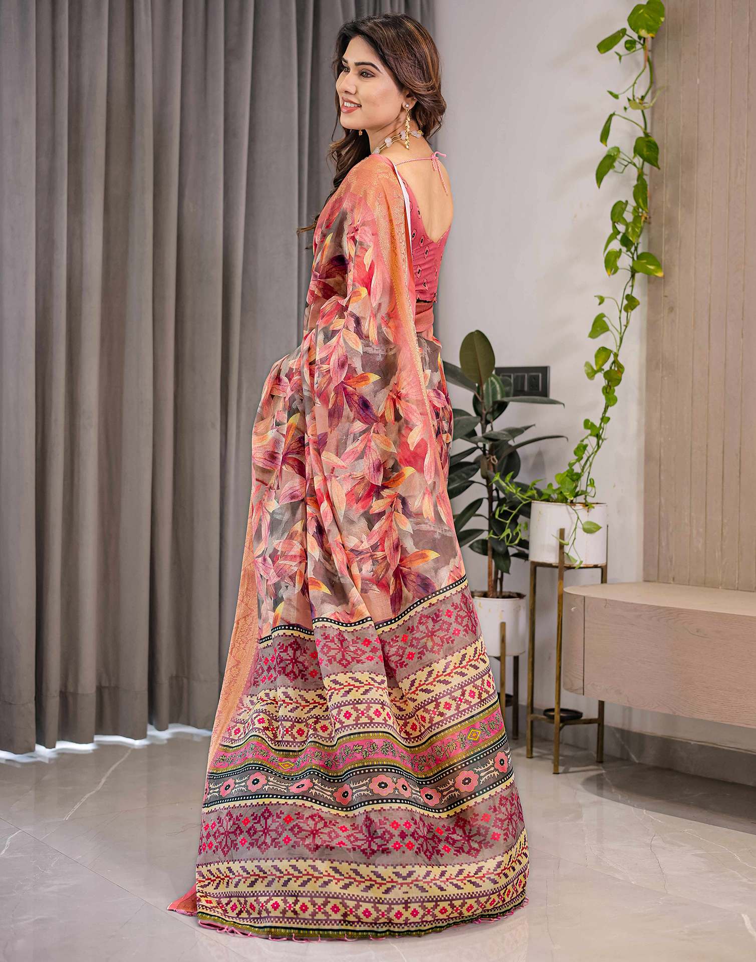 Dusty Pink Linen Printed Saree - Image 10