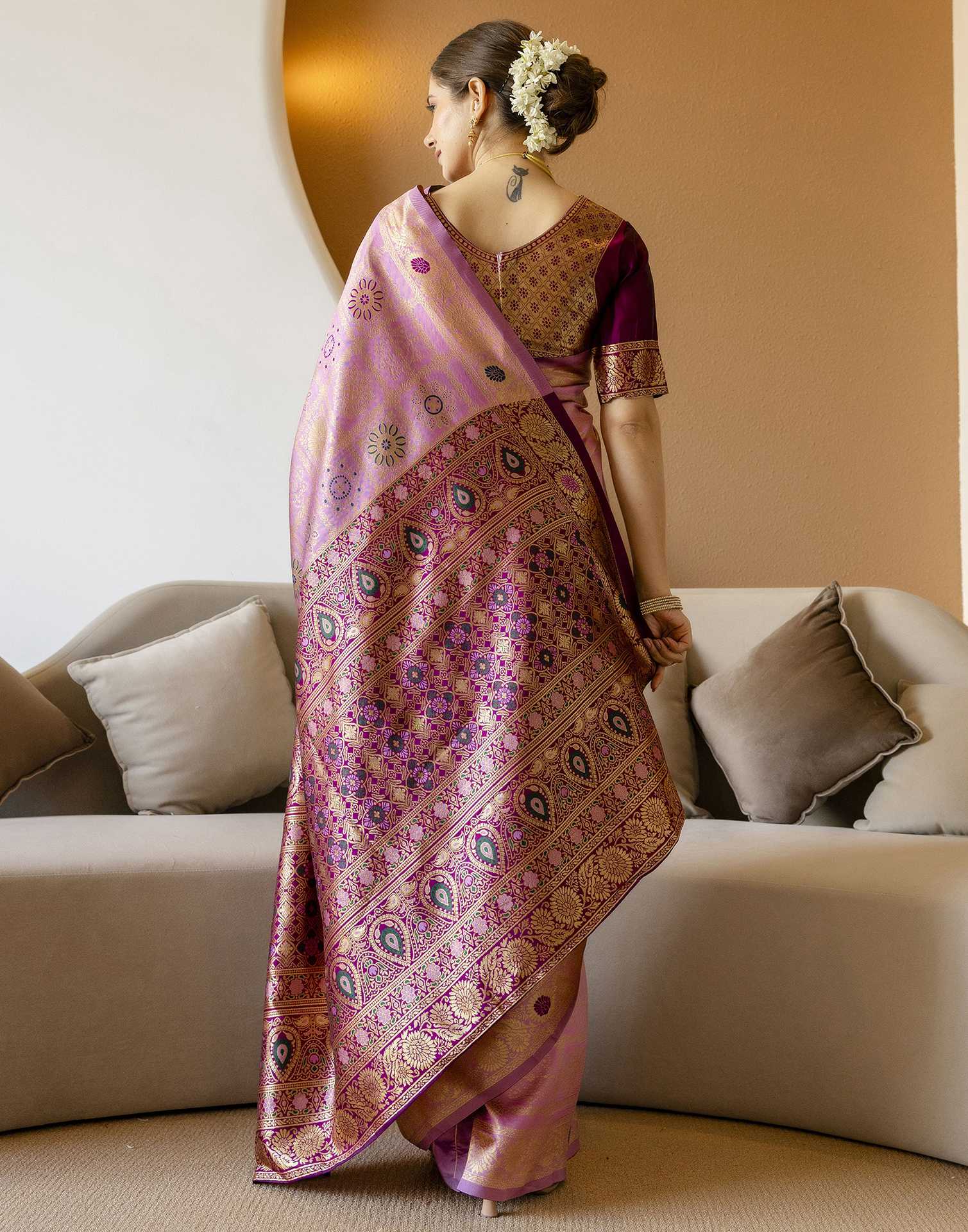Dusty Pink Silk Woven Patola Saree - Image 5