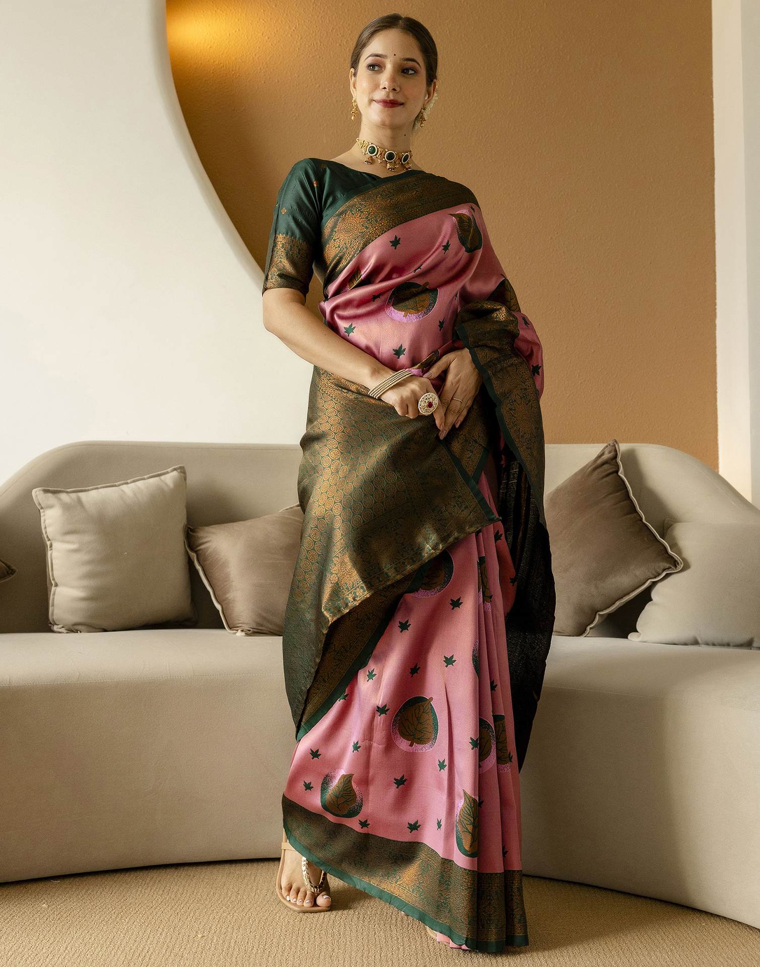 Dusty Pink Silk Woven Banarasi Saree - Image 6