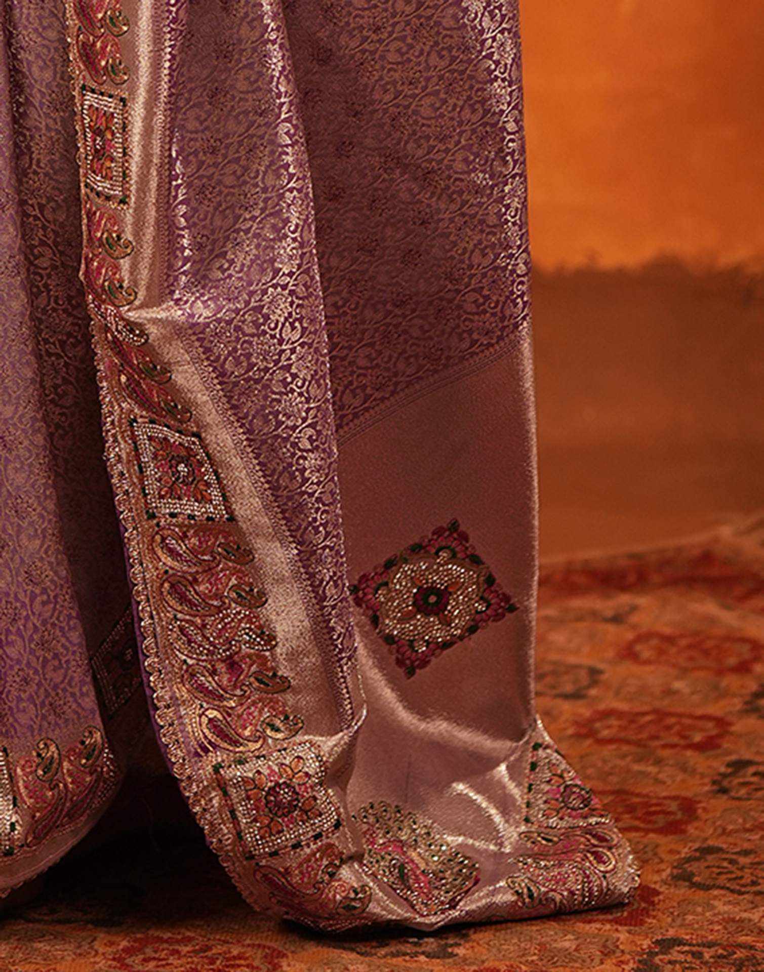 Dusty Purple Silk Woven Embroidery Stone Work Banarasi Saree - Image 12