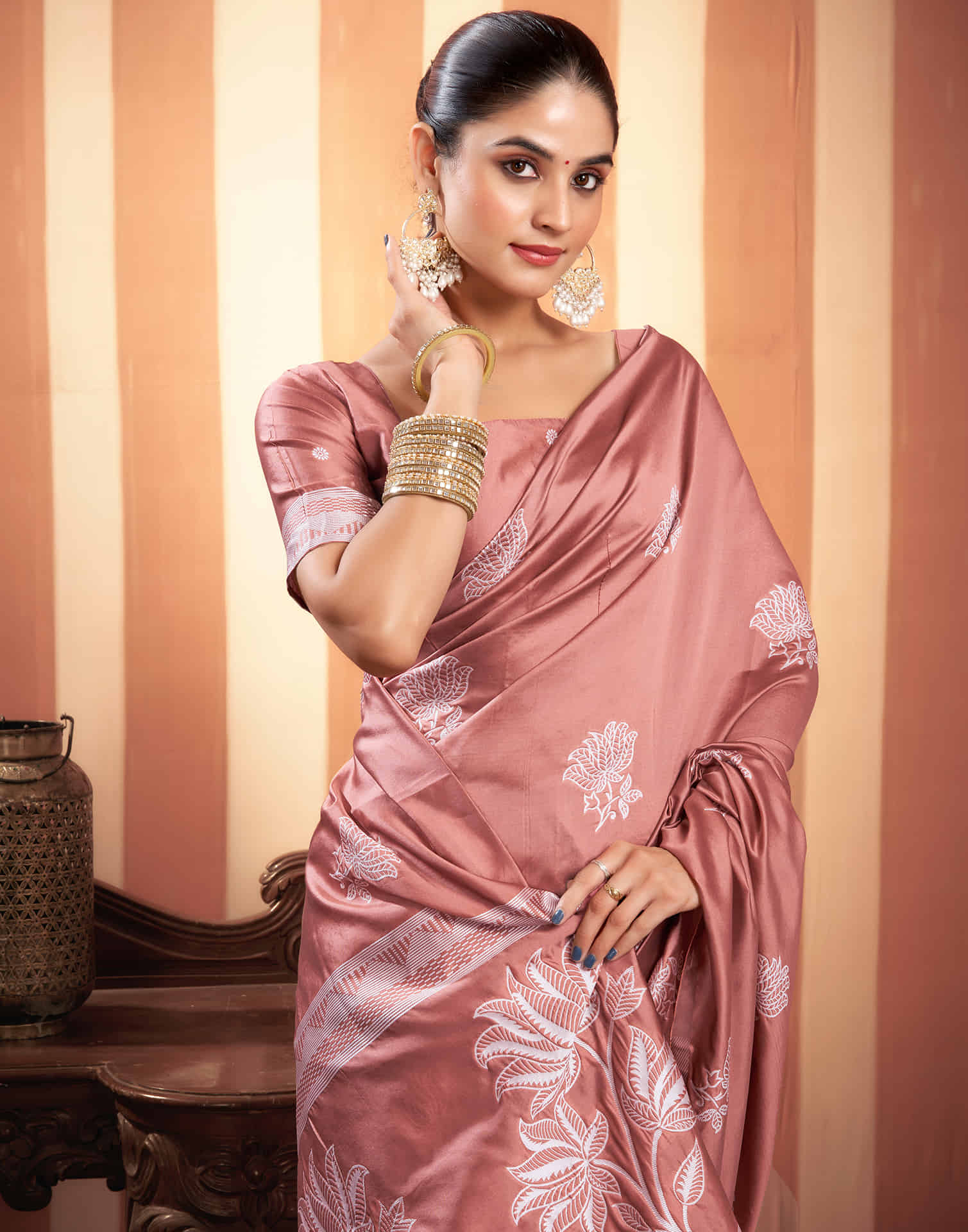 Dusty Rose Pink Woven Banarasi Silk Saree - Image 5