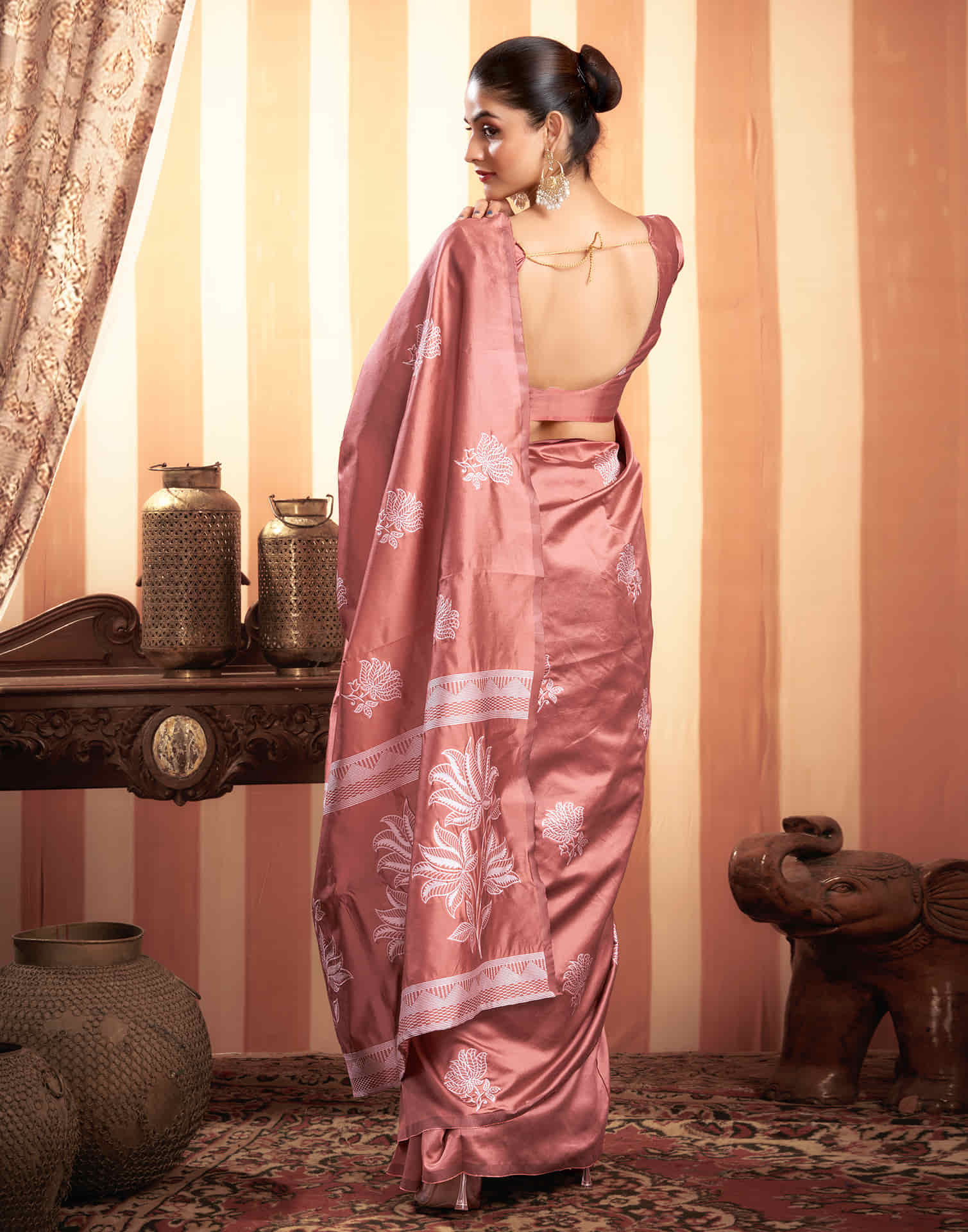Dusty Rose Pink Woven Banarasi Silk Saree - Image 9