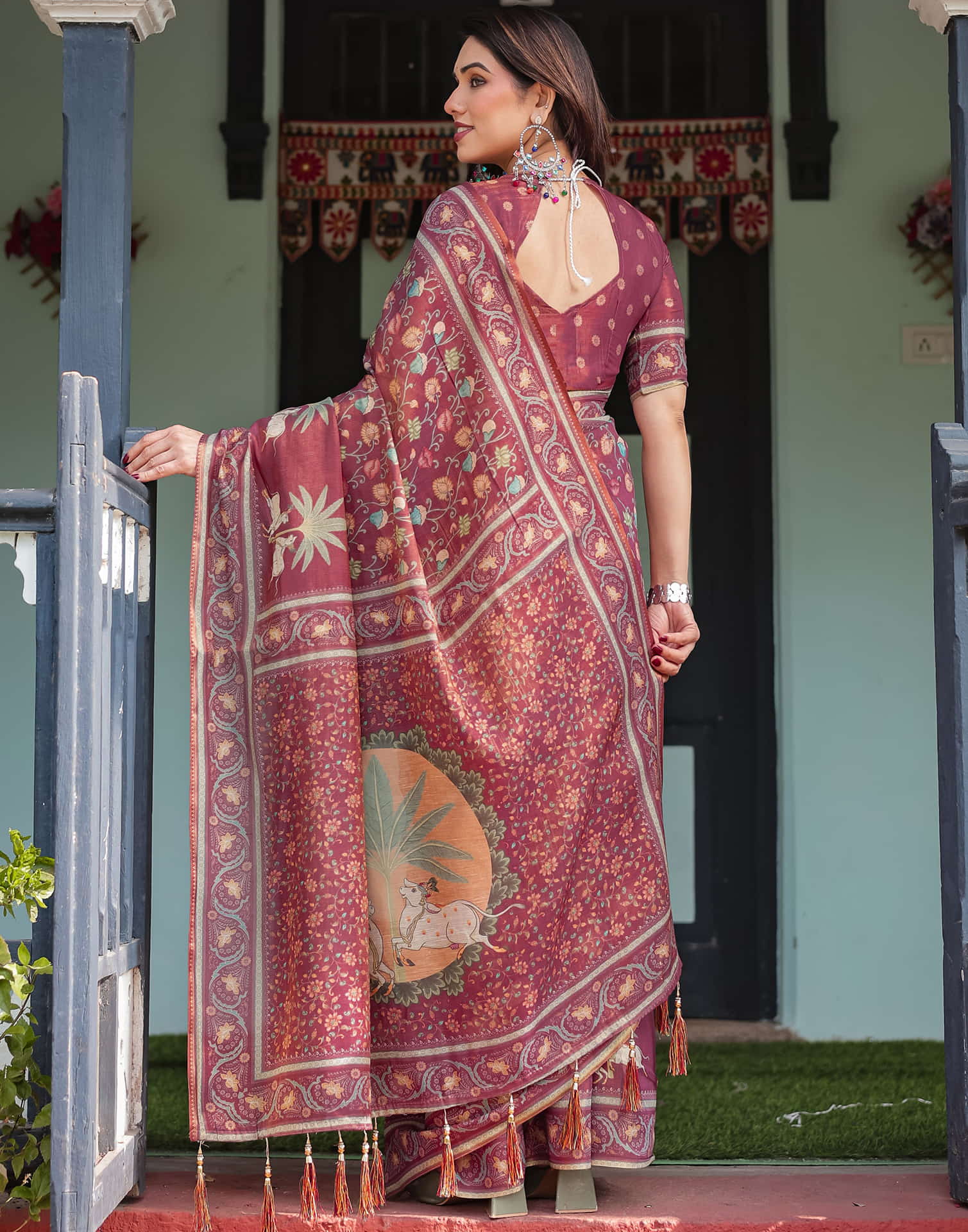 Dusty Wine Linen Printed Saree - Image 4