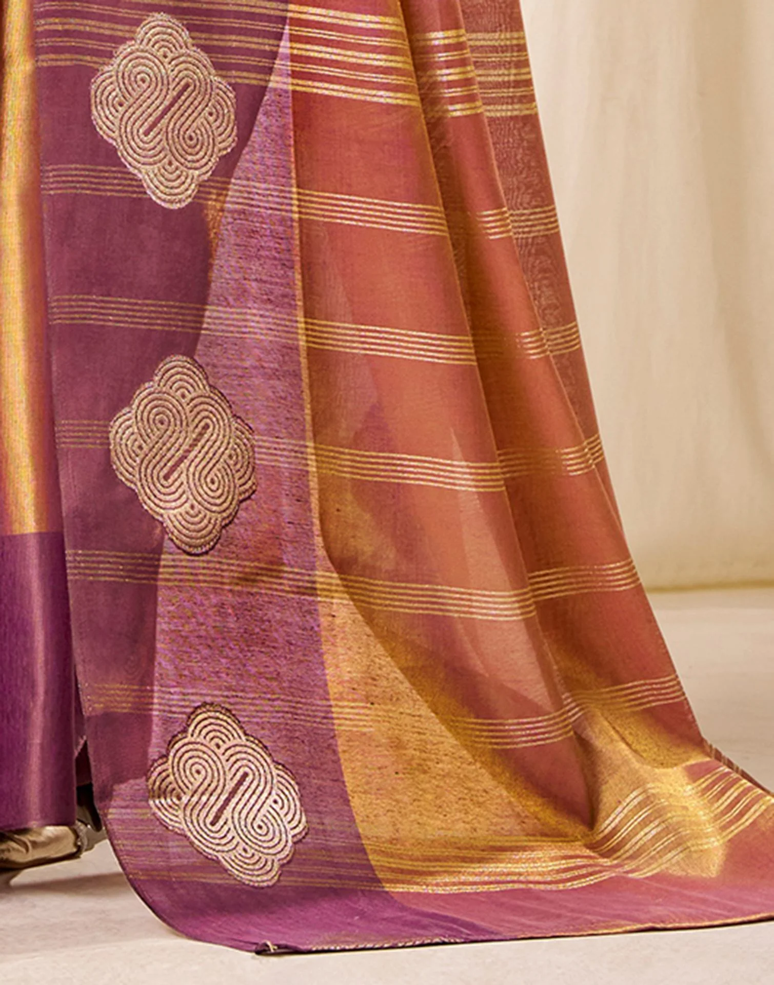 Gold Tissue Silk Woven Saree - Image 4