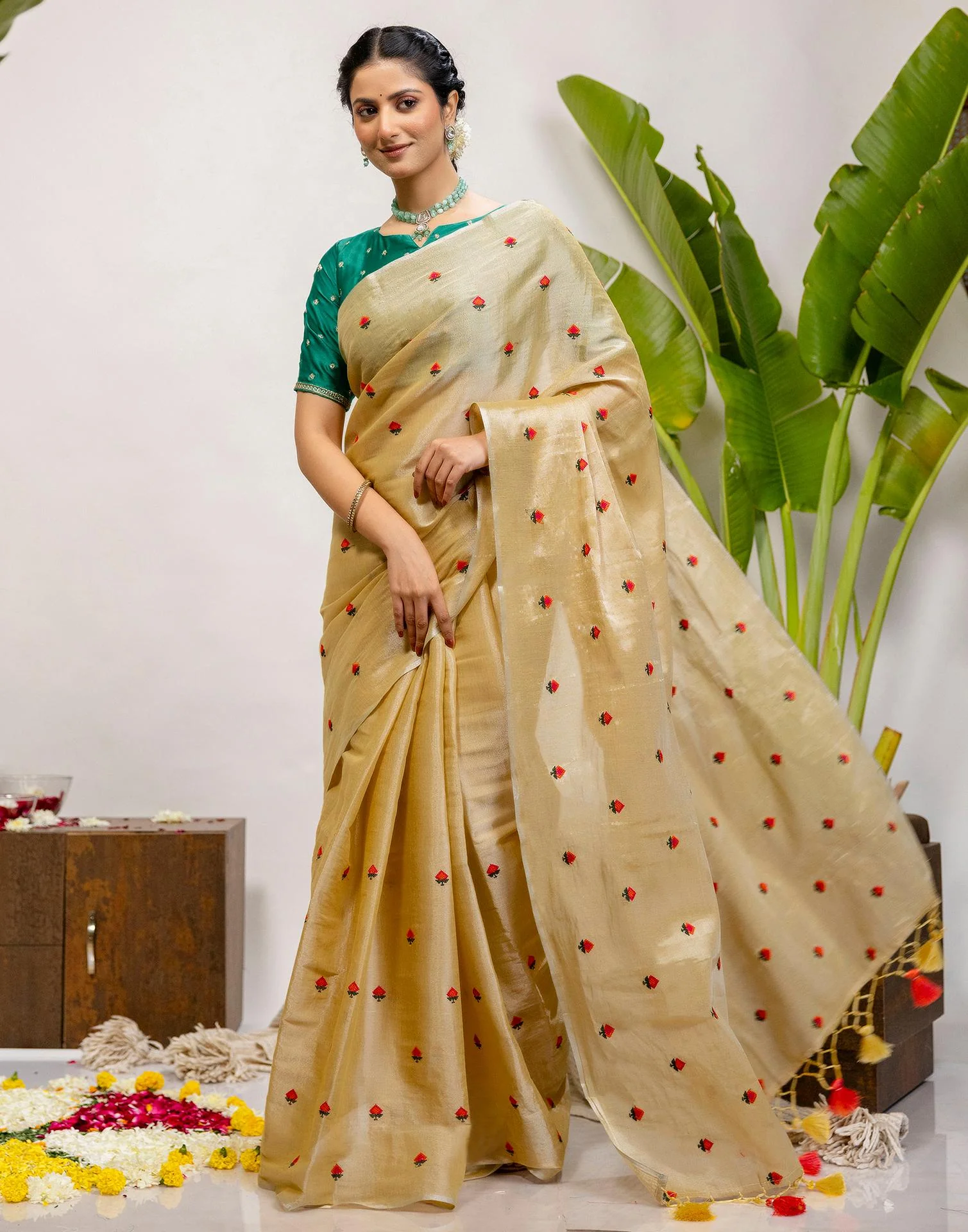 Golden Cotton Silk Embroidery Saree - Image 7