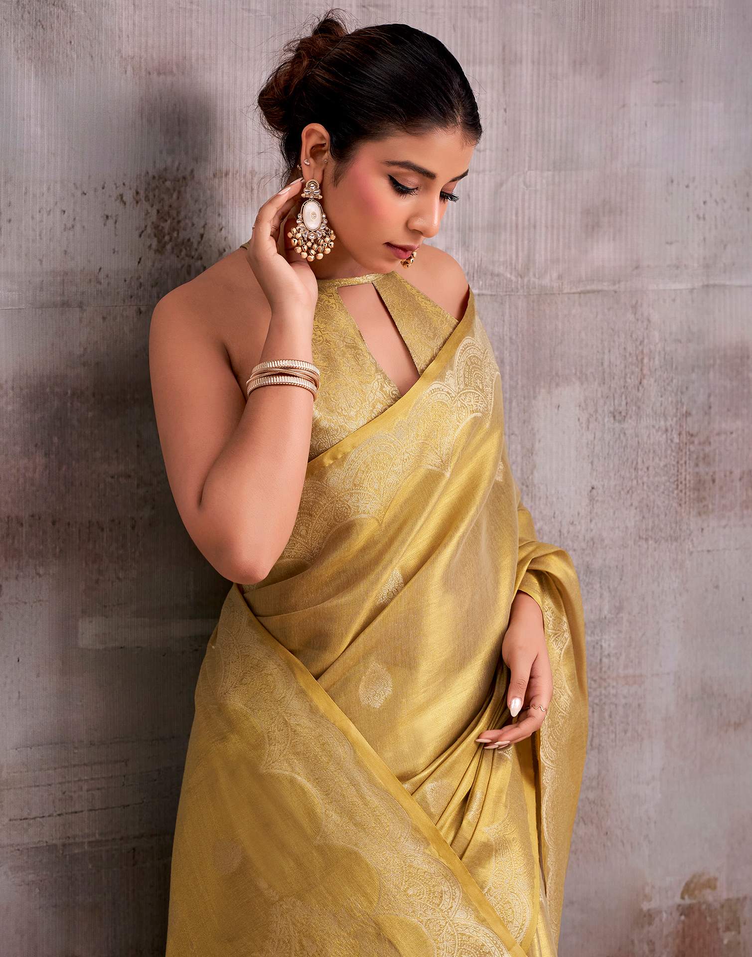 Golden Tissue Silk Woven Banarasi Saree - Image 4