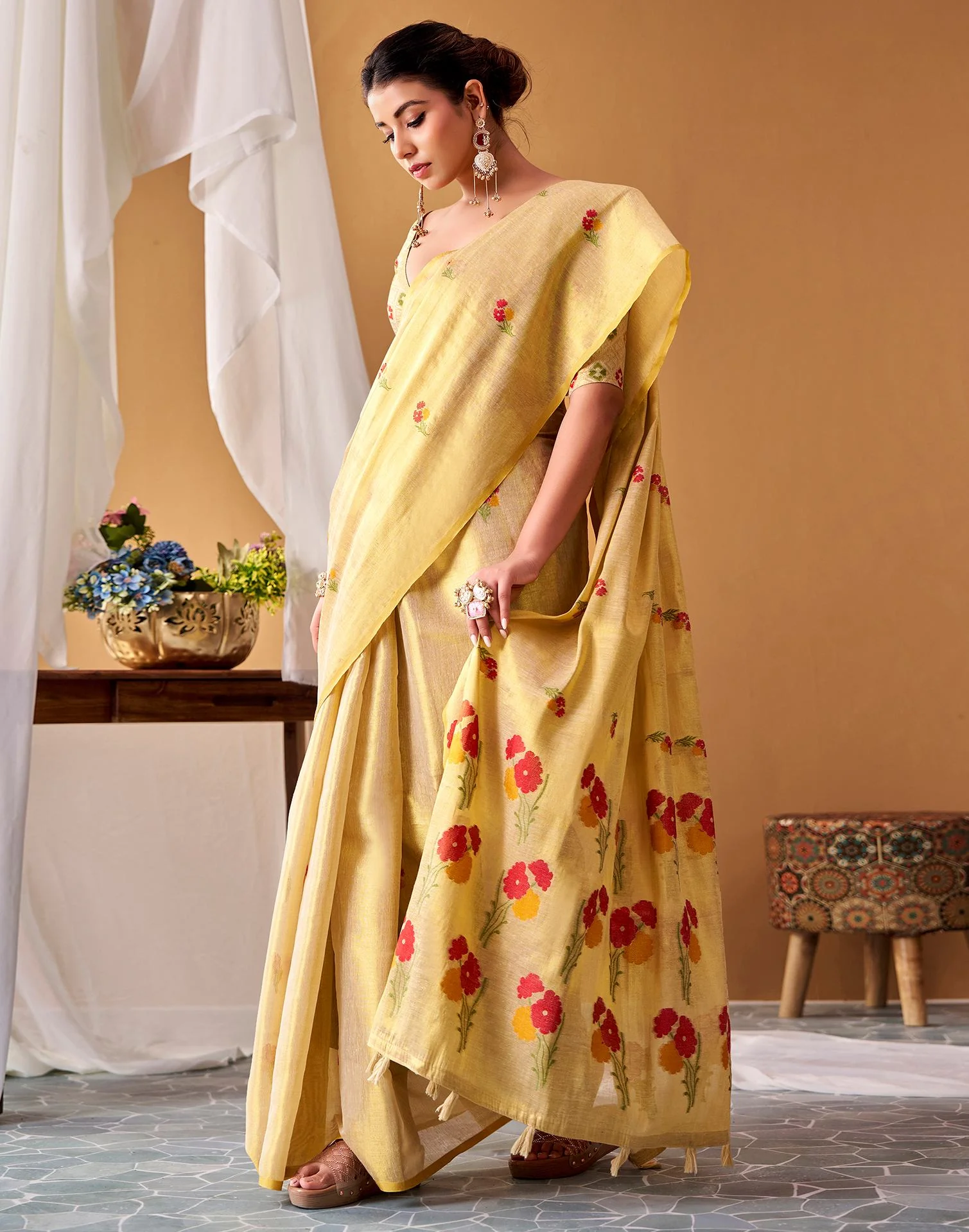 Golden Tissue Silk Woven Floral Saree - Image 5