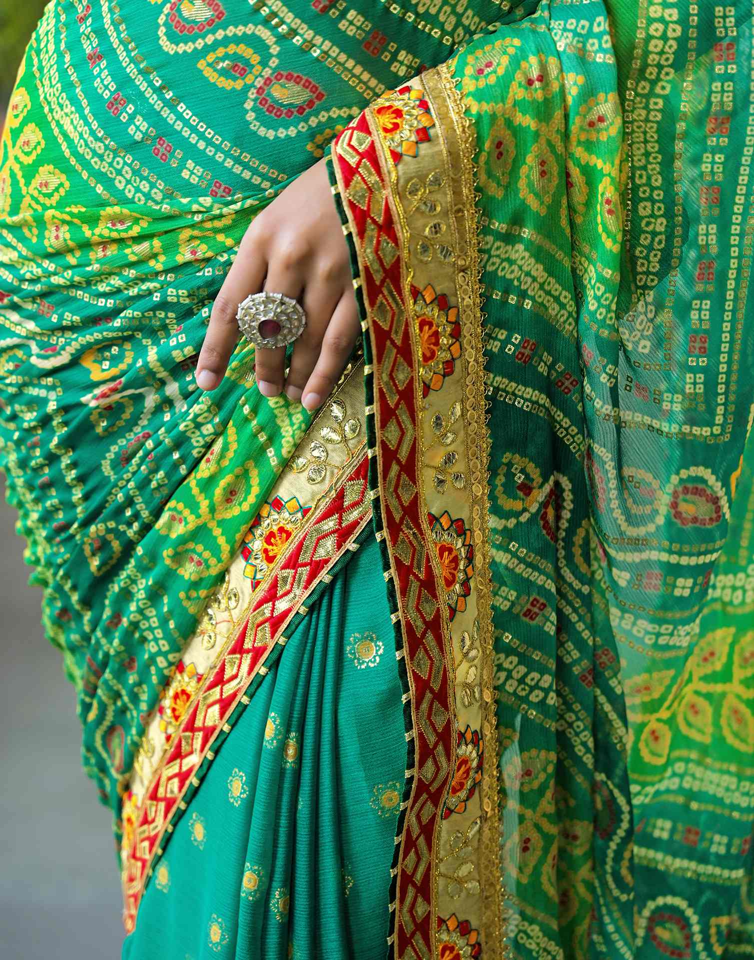 Green Chiffon Bandhani Printed Lace Saree - Image 8
