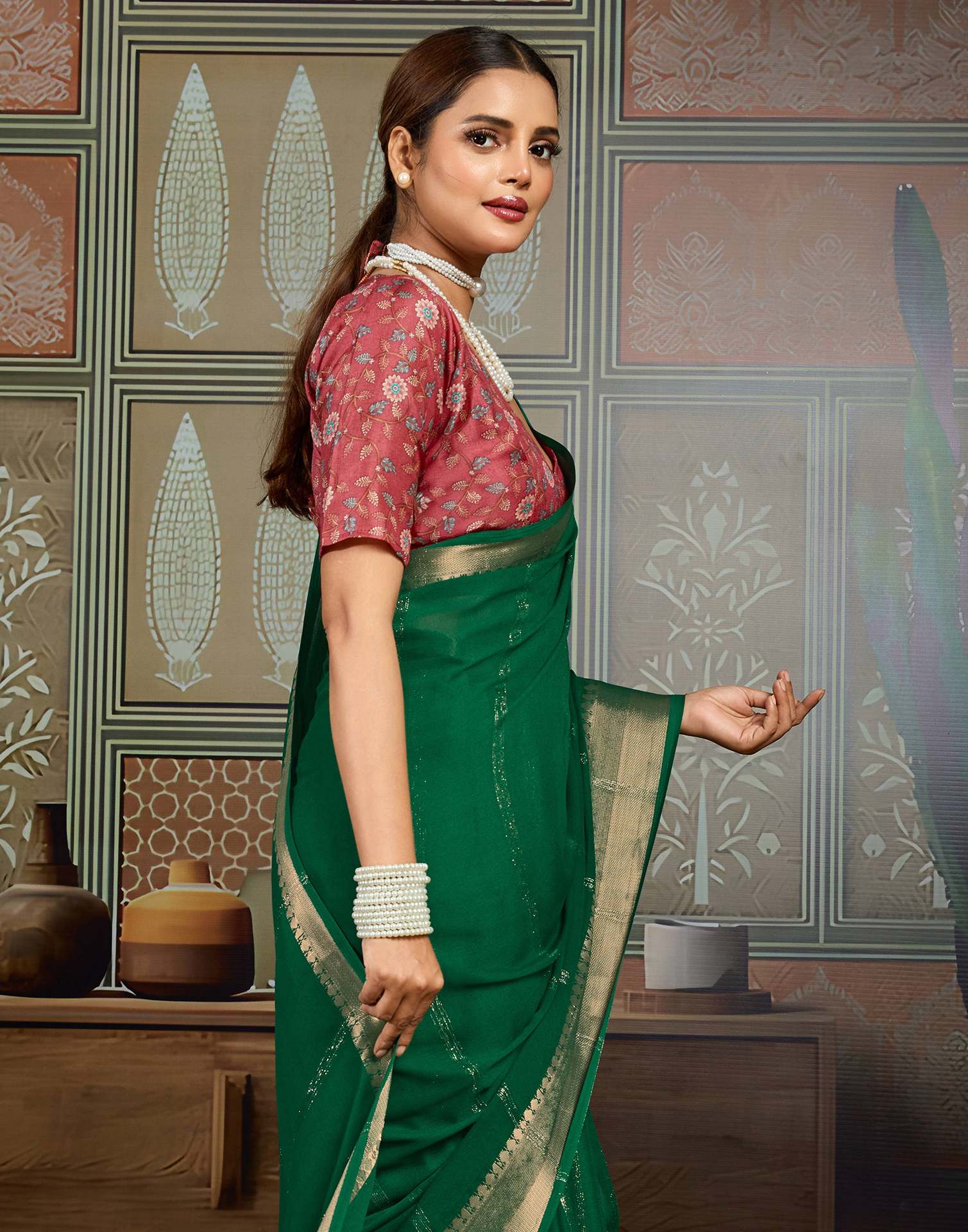 Green Chiffon Woven Zari Stripe Saree - Image 2