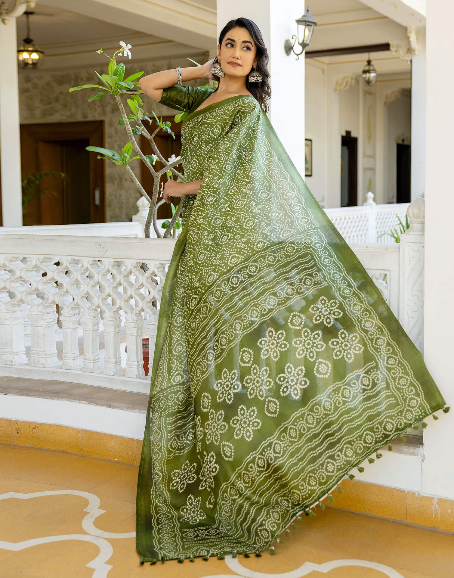 Green Cotton Blend Bandhani Printed Saree - Image 6