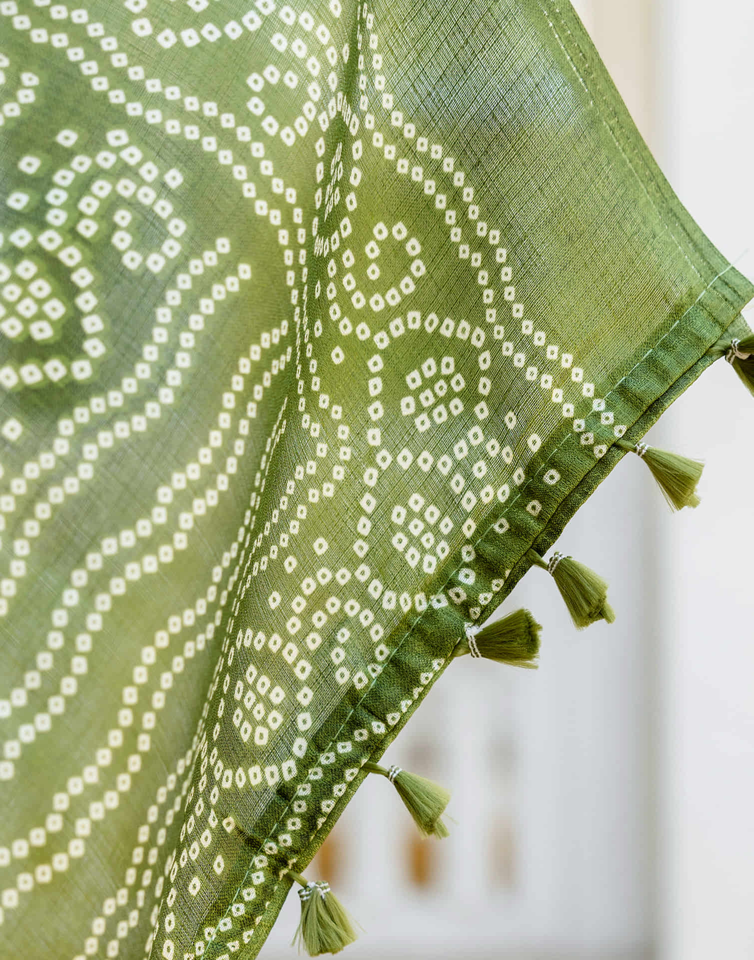 Green Cotton Blend Bandhani Printed Saree - Image 8