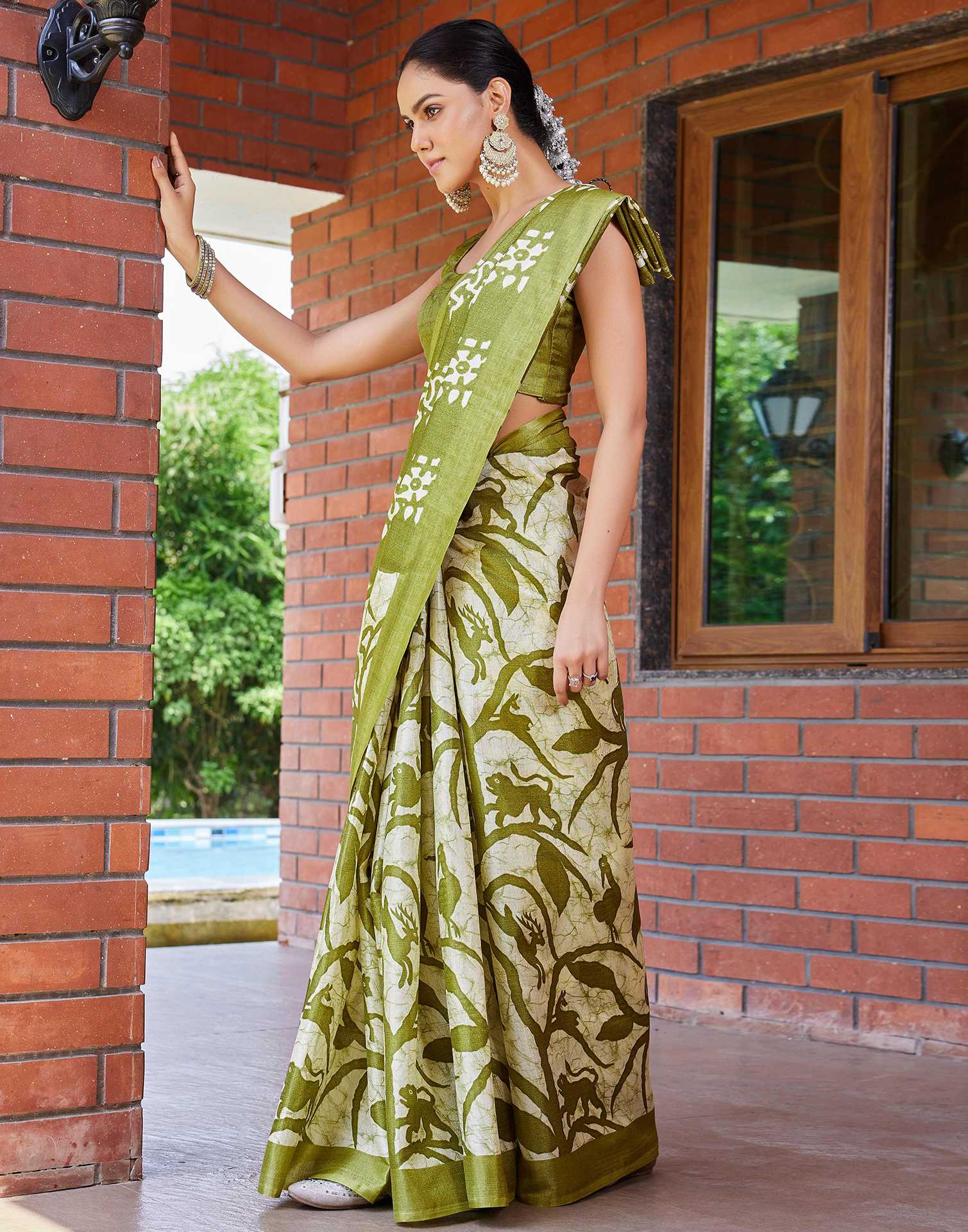 Green Cotton Printed Saree - Image 5