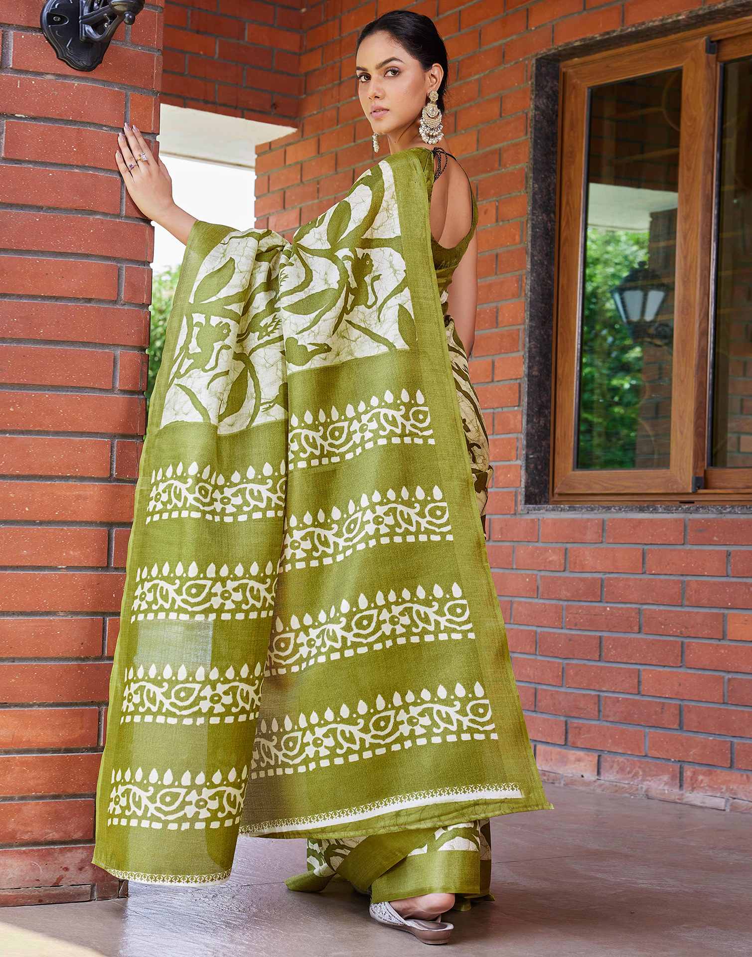 Green Cotton Printed Saree - Image 6