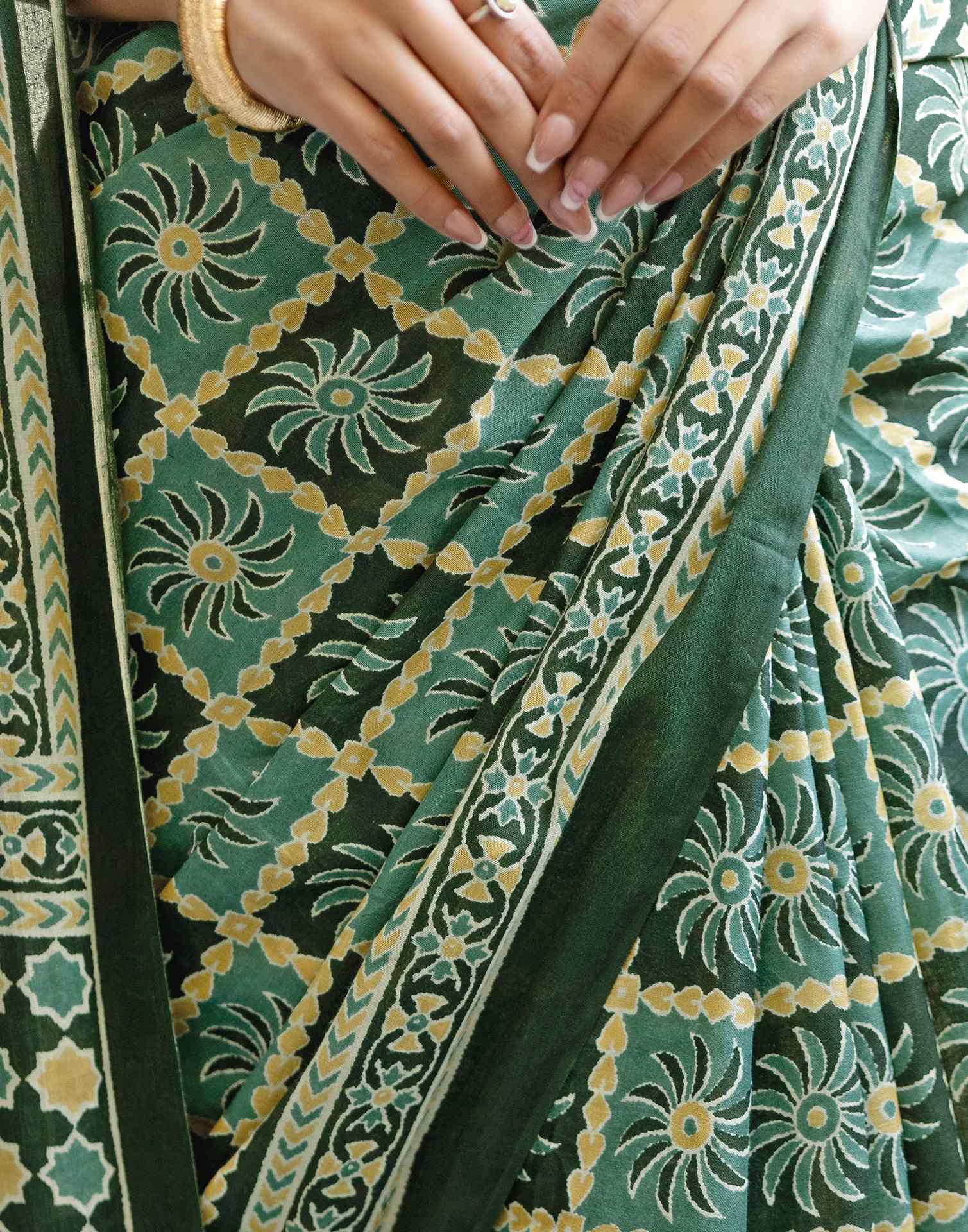Green Cotton Printed Saree - Image 9