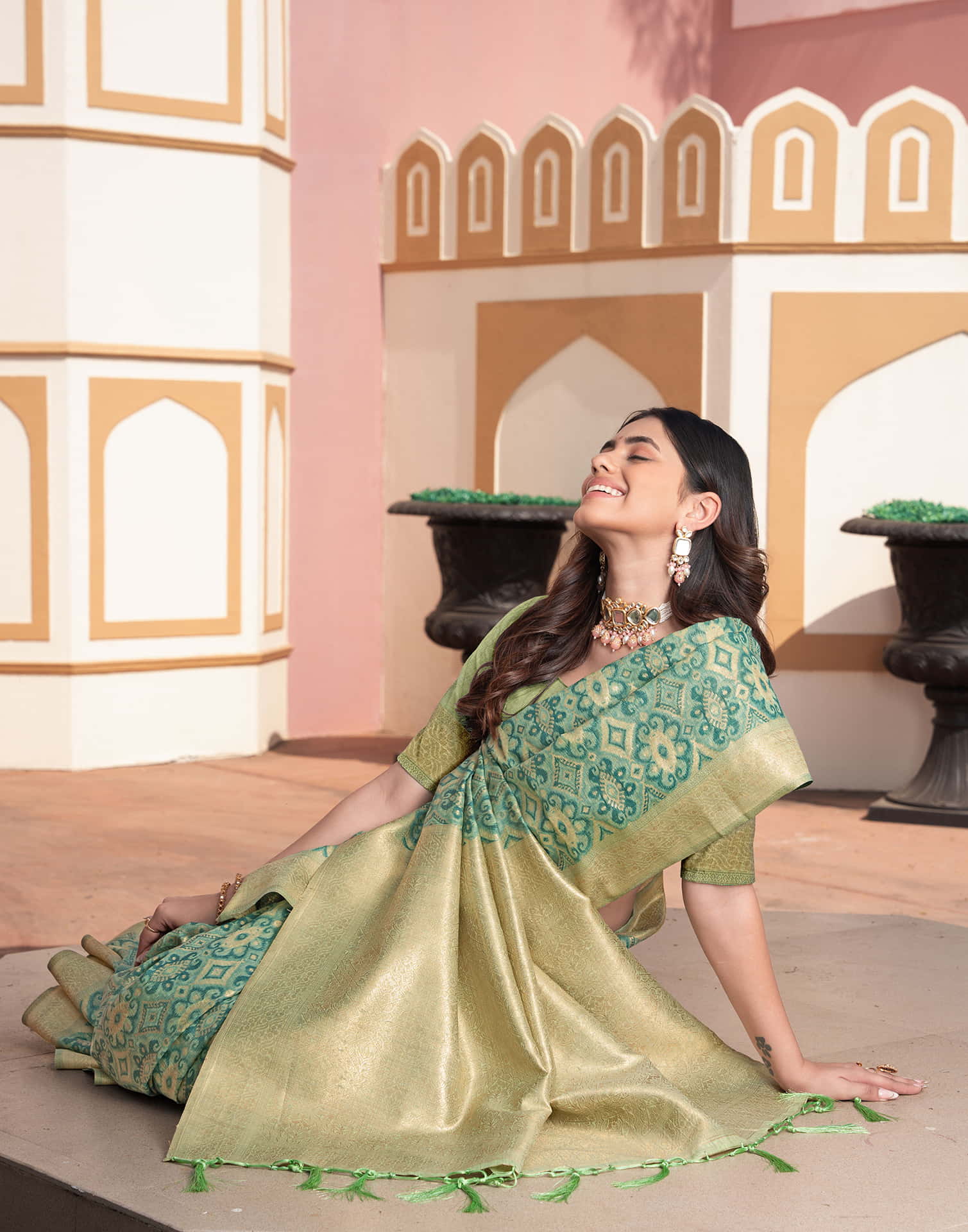 Green Cotton Weaving Ikkat Saree - Image 4
