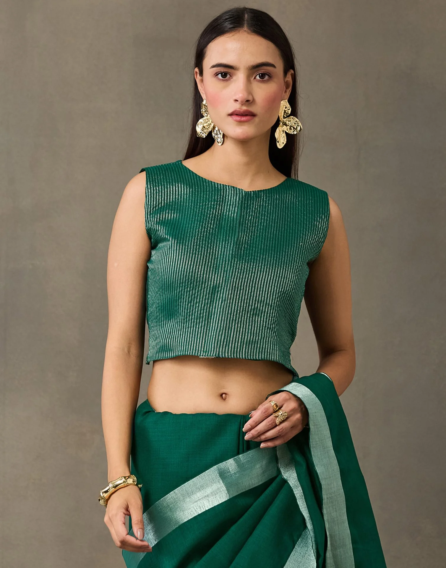 Green Cotton Woven Saree - Image 10