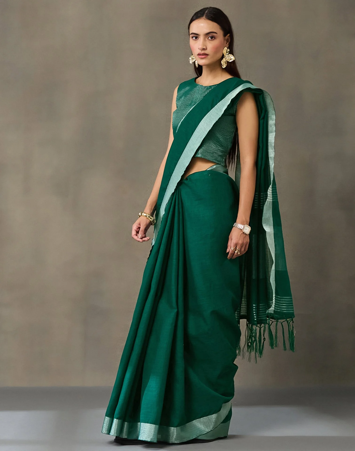 Green Cotton Woven Saree - Image 4