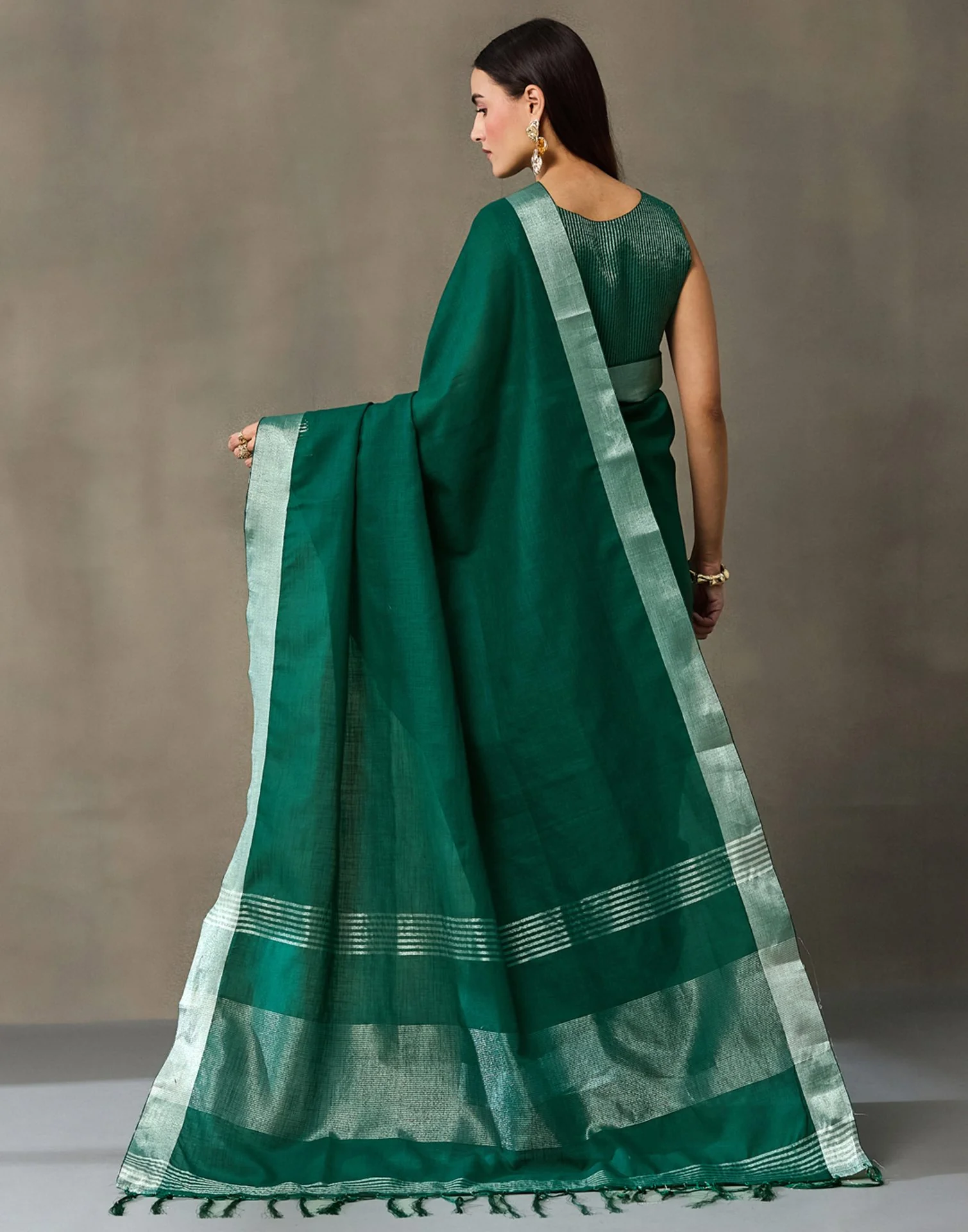 Green Cotton Woven Saree - Image 6