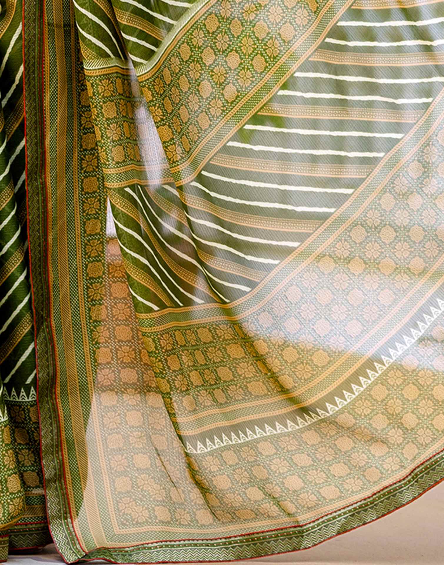 Green Georgette Printed Lace Saree - Image 12