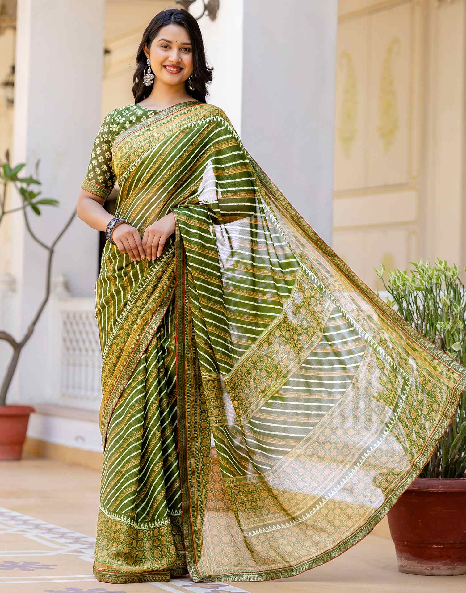 Green Georgette Printed Lace Saree - Image 4