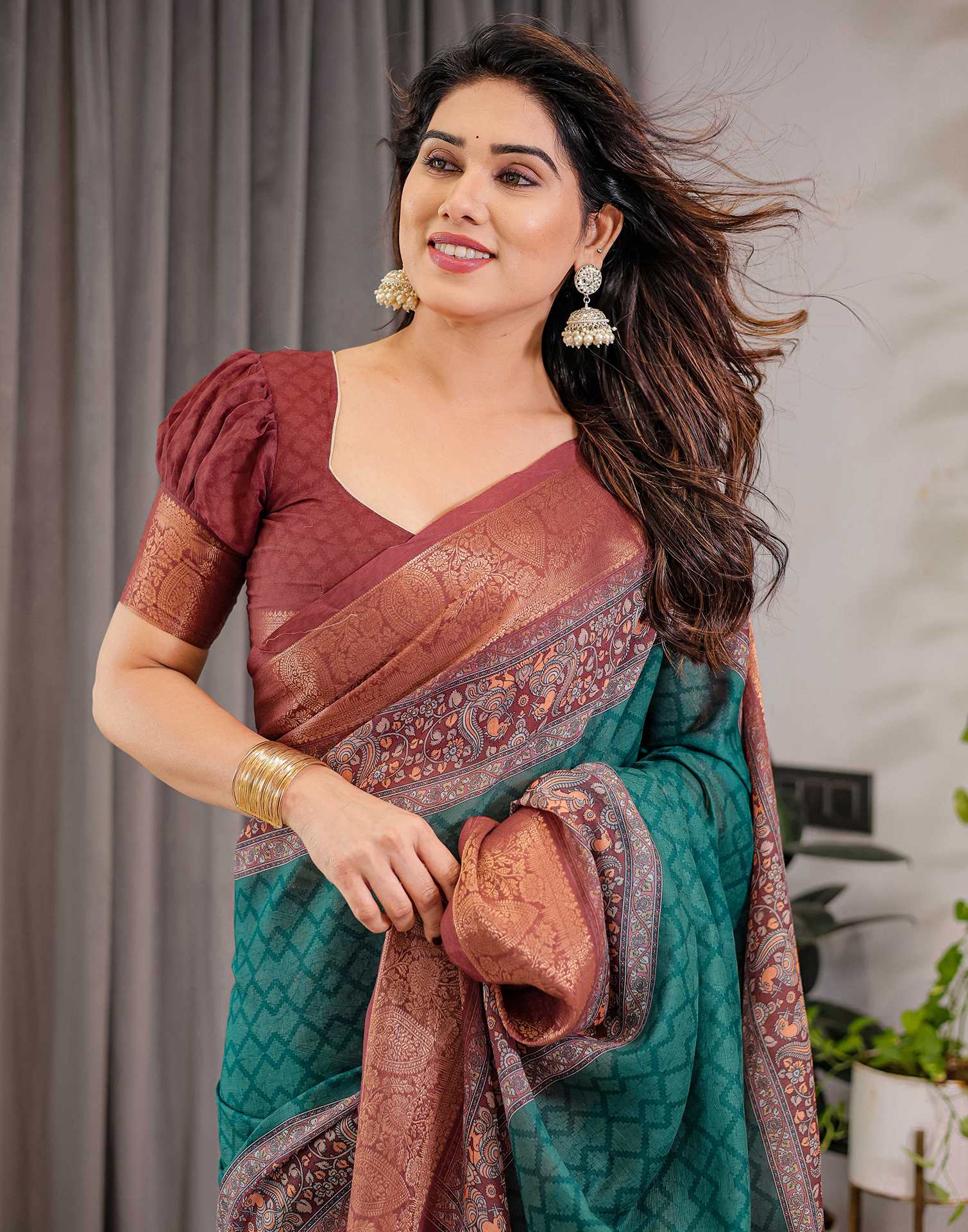 Green Linen Printed Saree - Image 4
