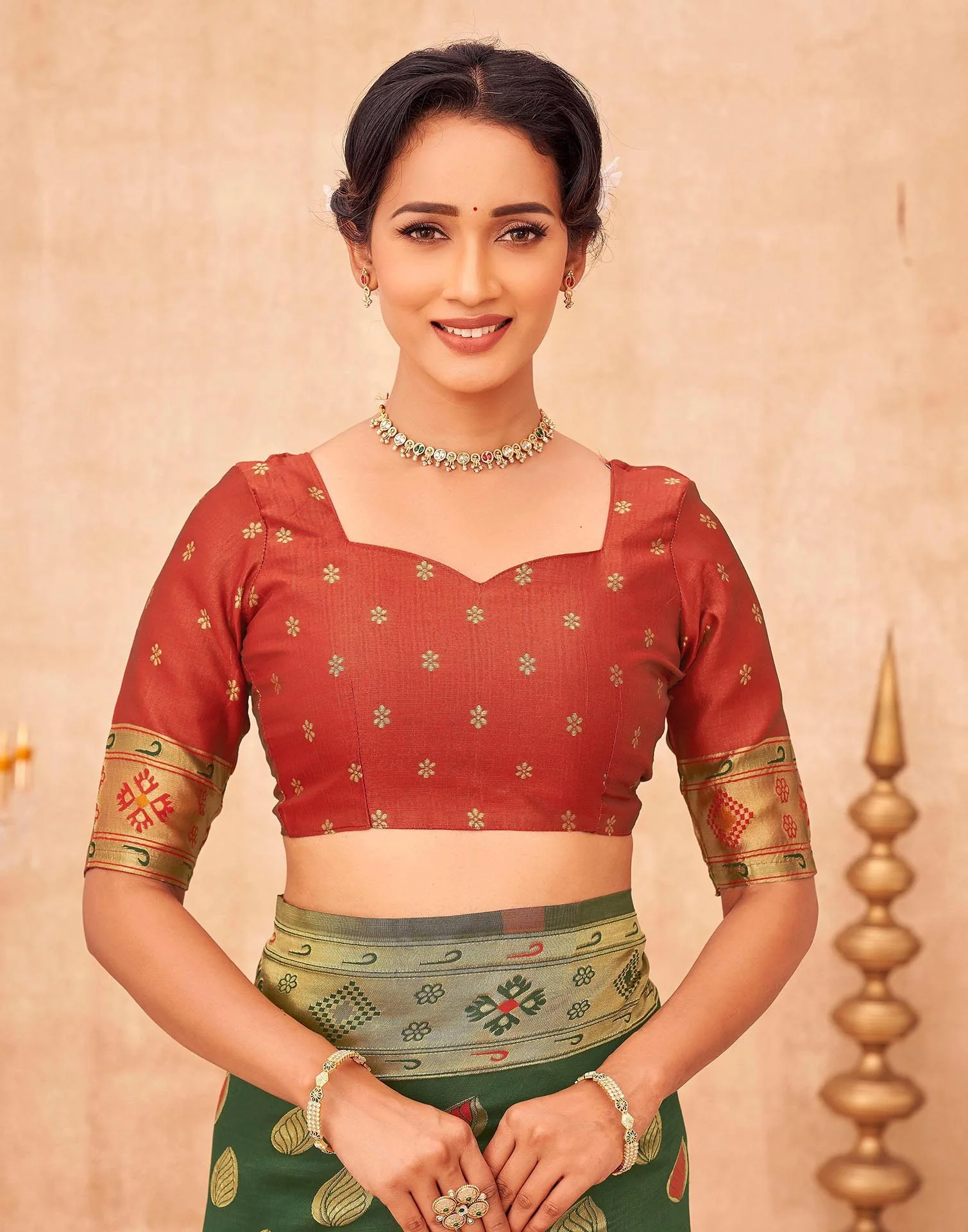 Green Shimmer Silk Woven Paithani Saree - Image 7