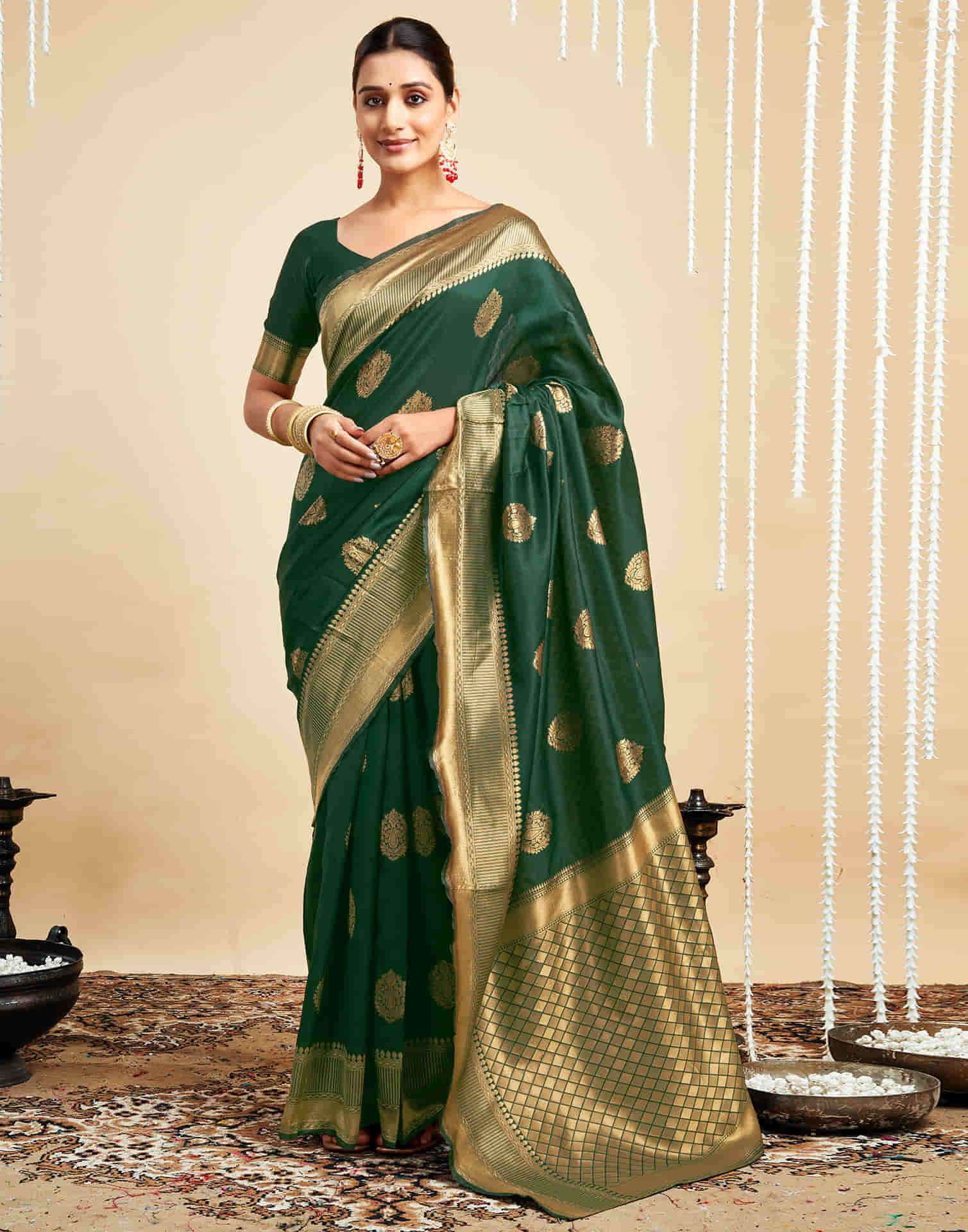 Green Silk Woven Banarasi Saree - Image 4