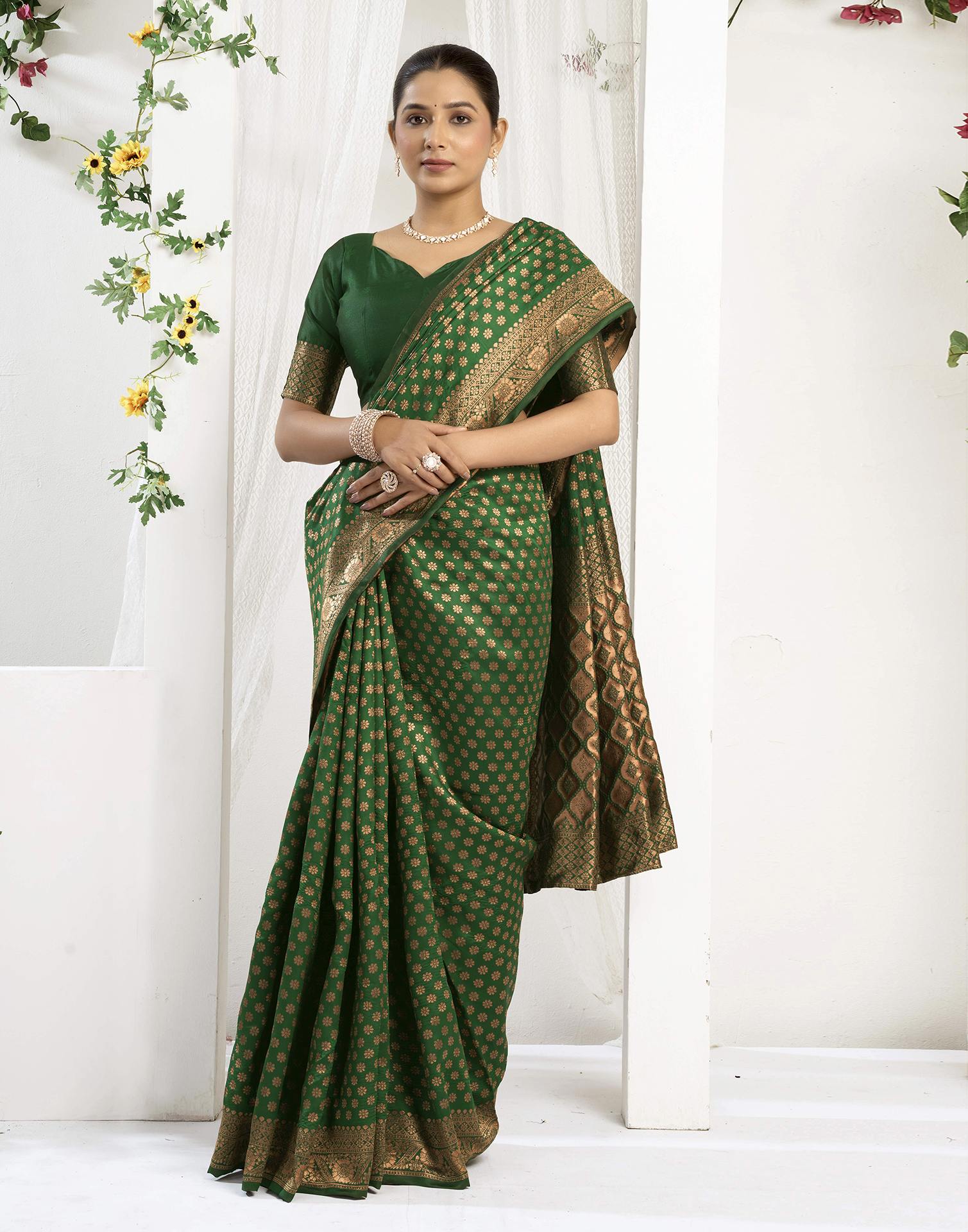 Royal Green Silk Woven Banarasi Saree - Image 5