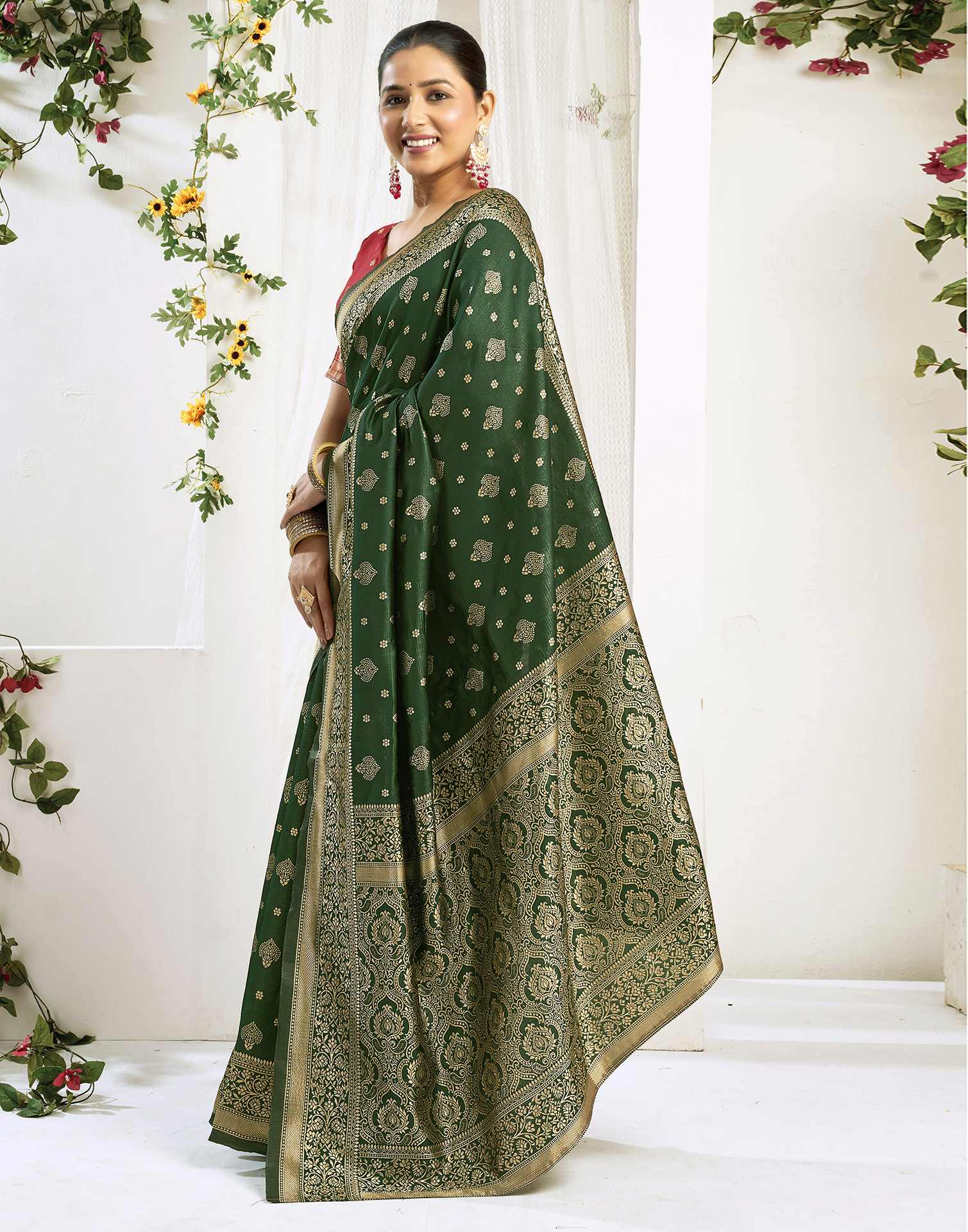 Green Silk Woven Banarasi Saree - Image 4