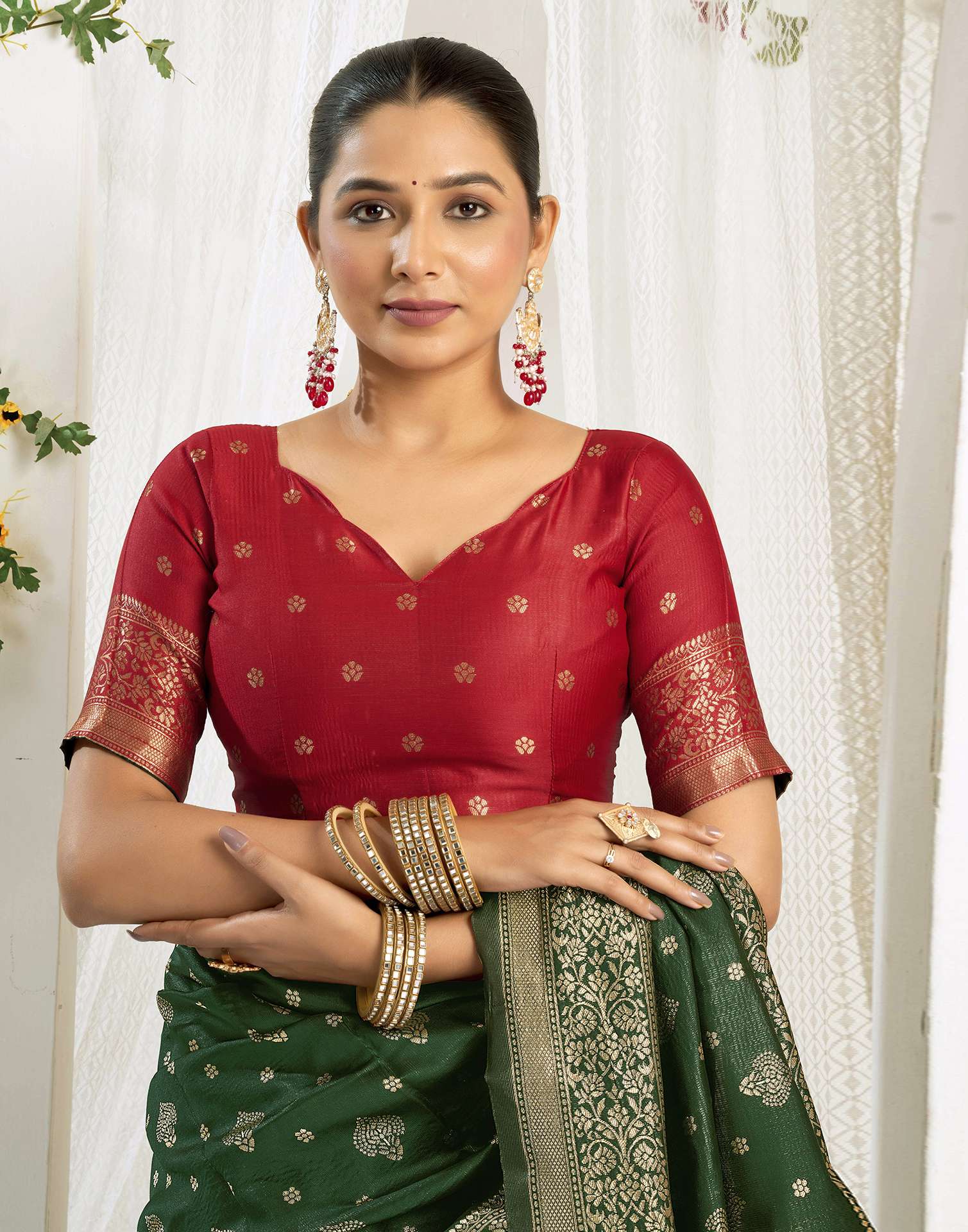 Green Silk Woven Banarasi Saree - Image 8
